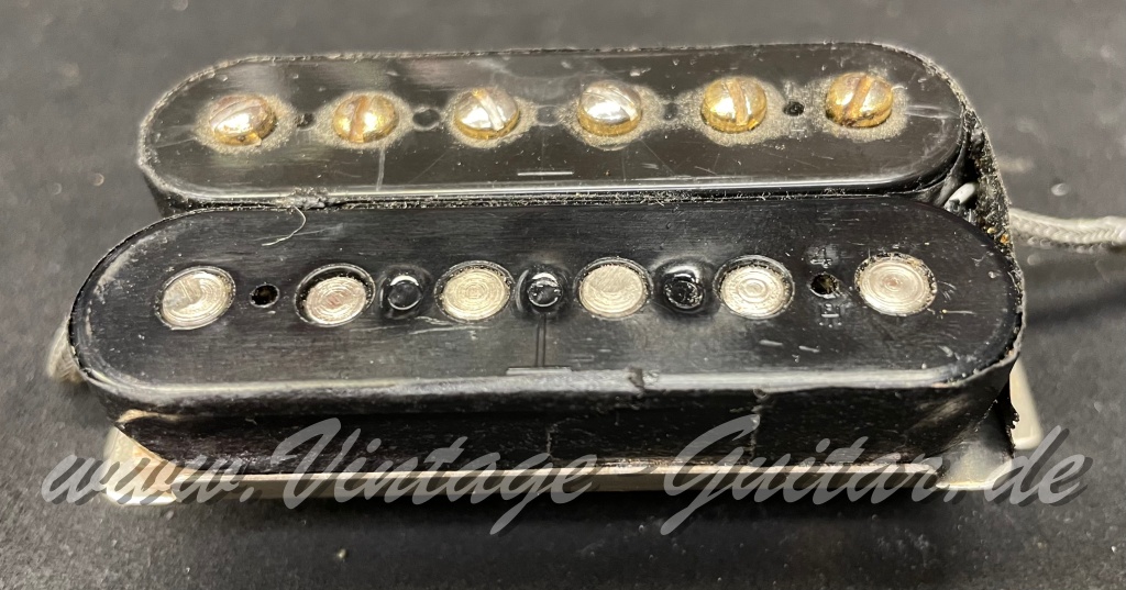 img/vintage/6268/Gibson_pat_no_T_Top_Humbucker_pair_gold_cover_1970-010.jpg
