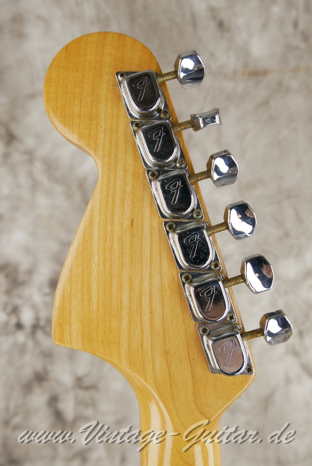 img/vintage/6277/Fender_Stratocaster_olympic_white_USA_1973-004.JPG