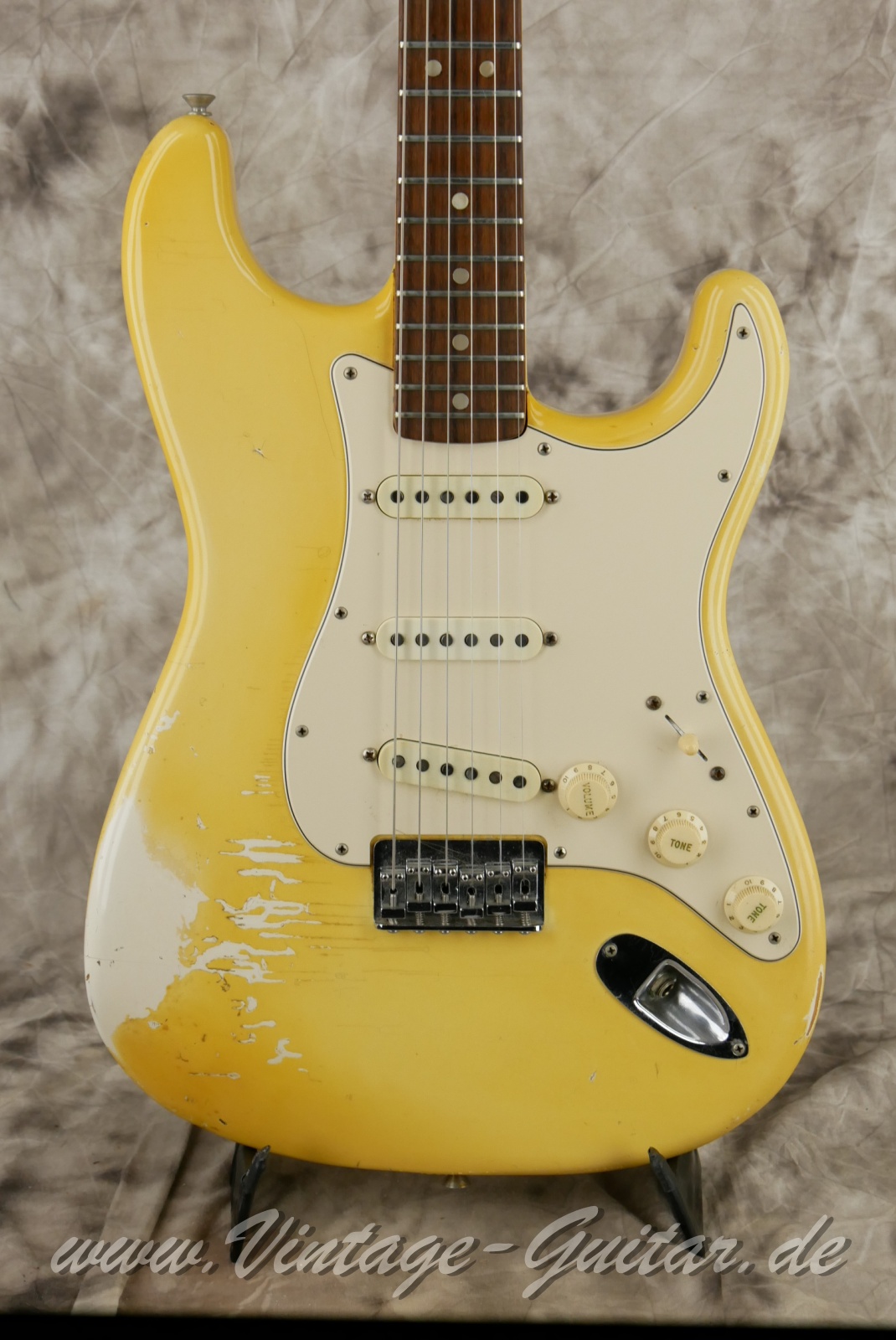 img/vintage/6277/Fender_Stratocaster_olympic_white_USA_1973-007.JPG