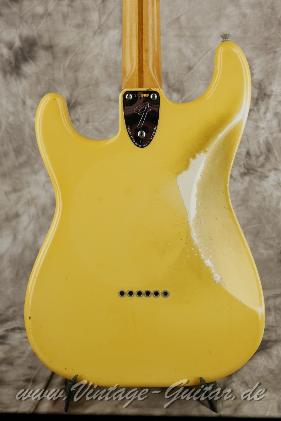 img/vintage/6277/Fender_Stratocaster_olympic_white_USA_1973-008.JPG
