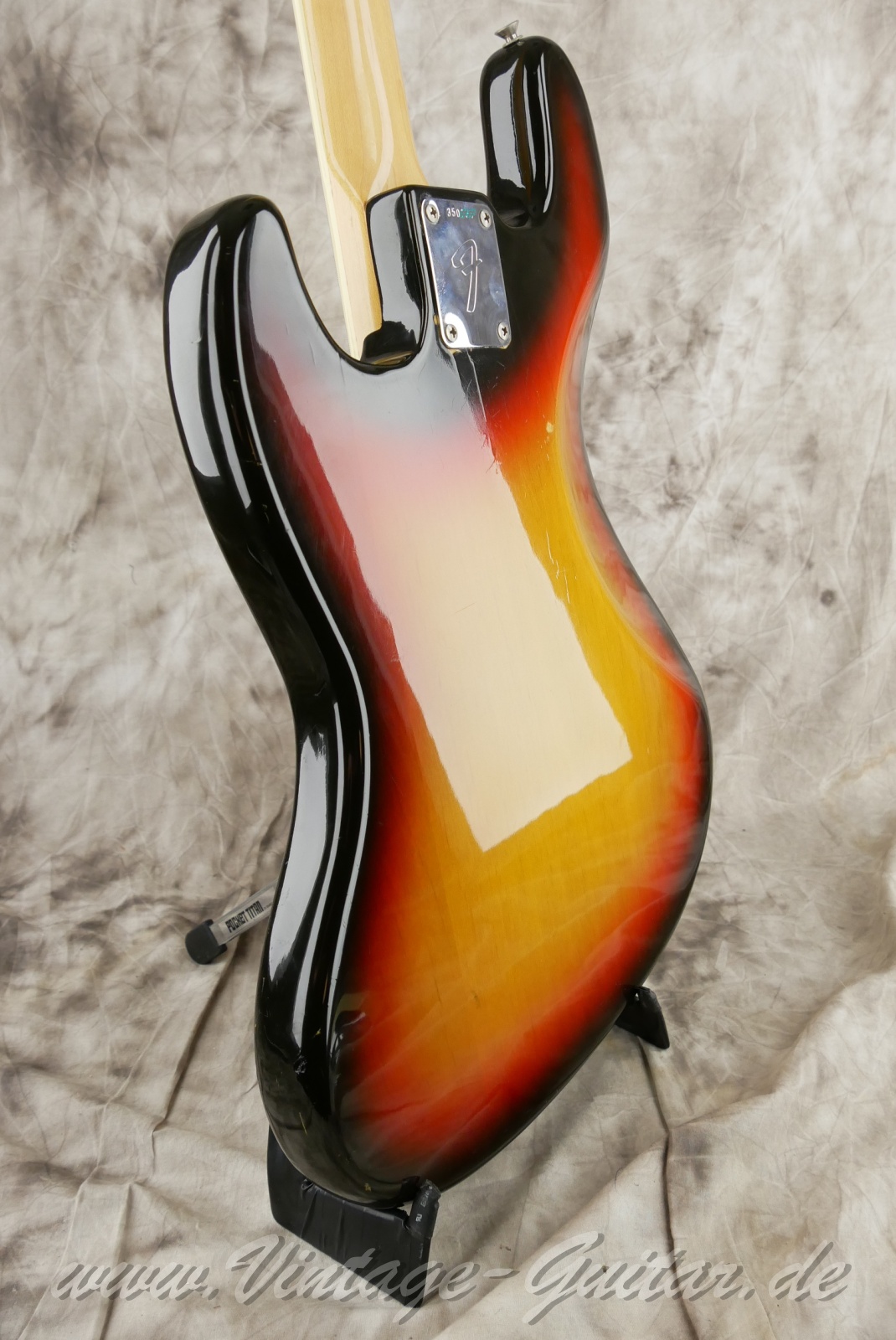 img/vintage/6284/fender_jazz_bass_1972_sunburst_USA-11.jpg