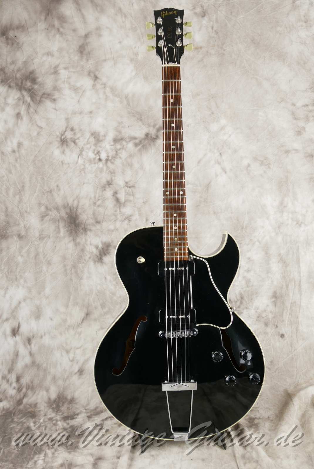 Gibson-ES-135-1994-P100-001.JPG