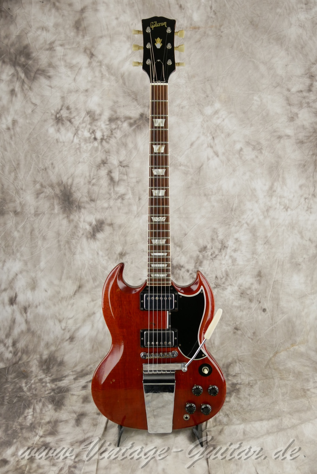 gibson_sg_standard_cherry_1966_USA-01.jpg