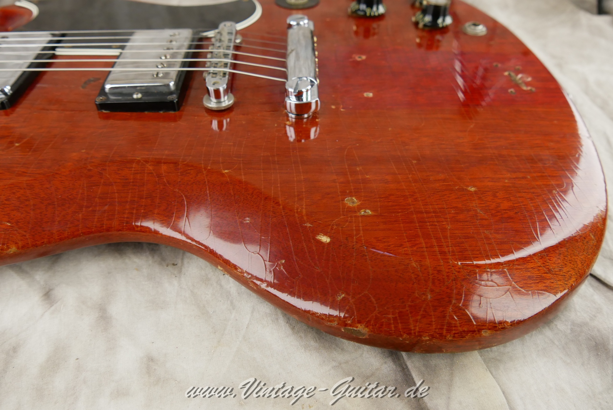 img/vintage/6286/gibson_sg_standard_cherry_1966_USA_new-48.jpg