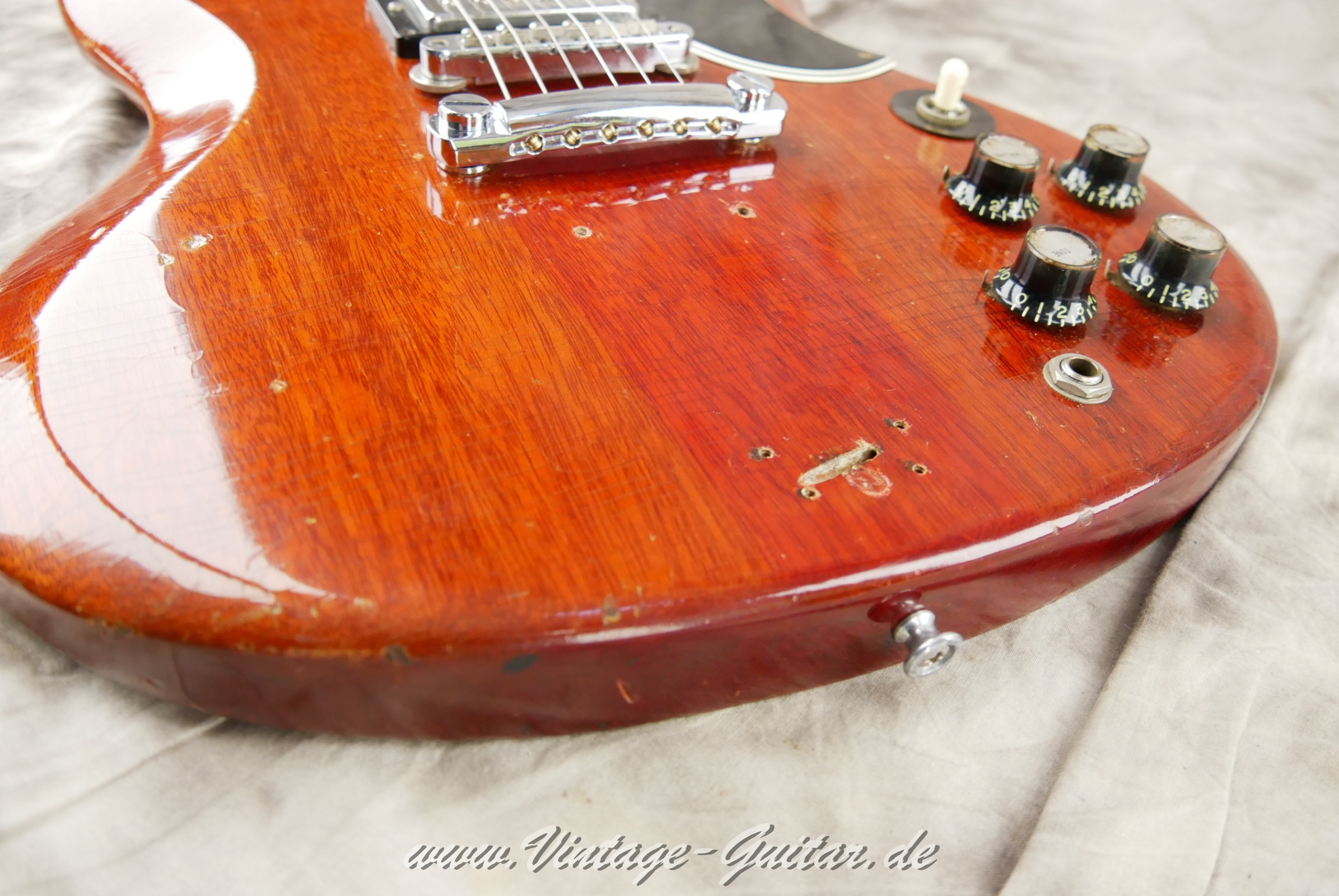 img/vintage/6286/gibson_sg_standard_cherry_1966_USA_new-49.jpg