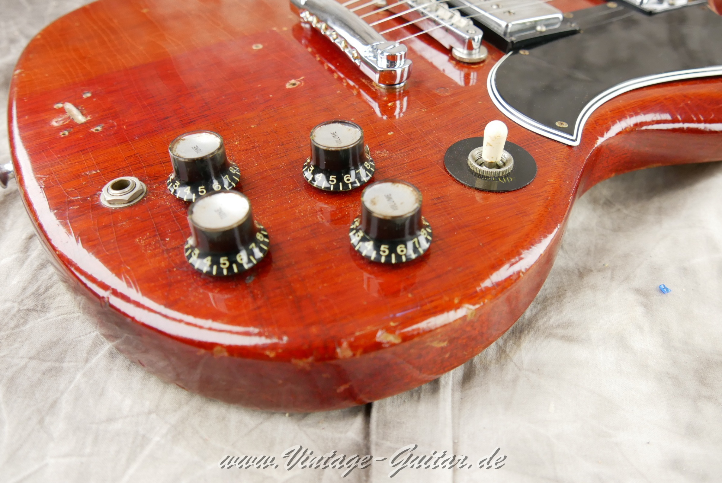 img/vintage/6286/gibson_sg_standard_cherry_1966_USA_new-52.jpg