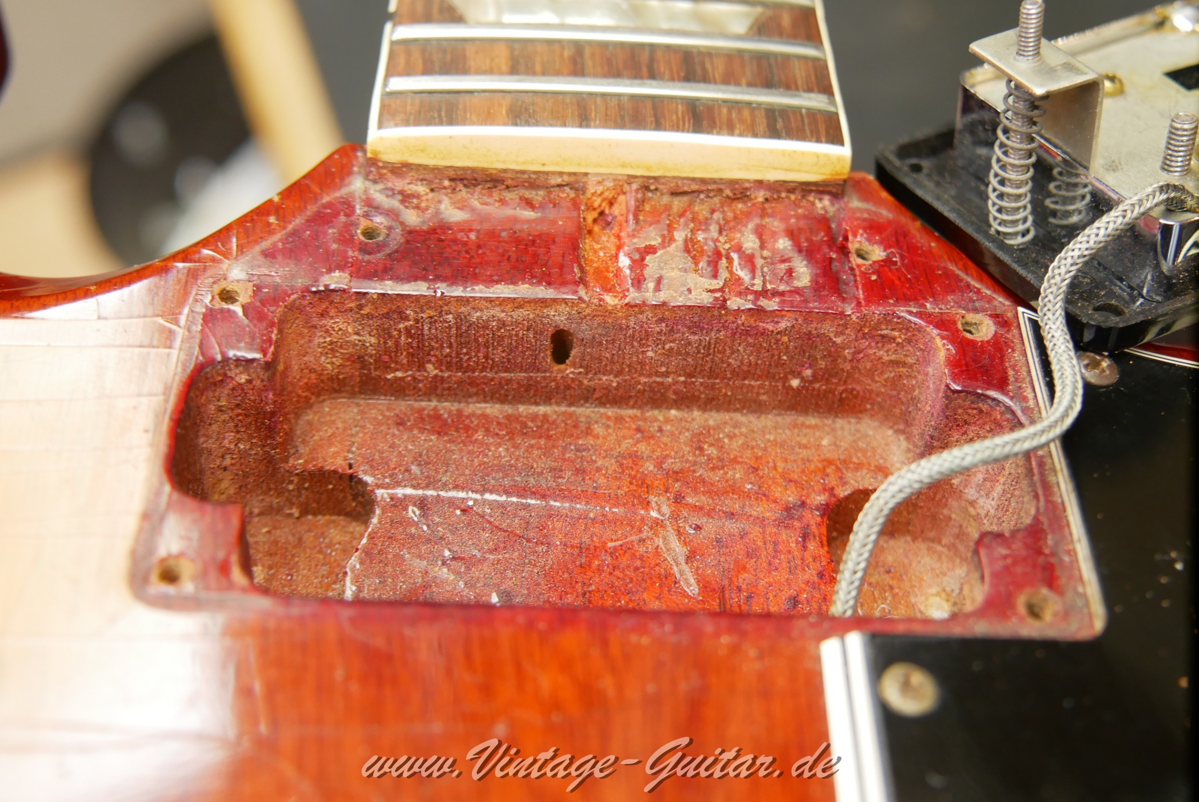img/vintage/6286/gibson_sg_standard_cherry_1966_USA_new-62.jpg