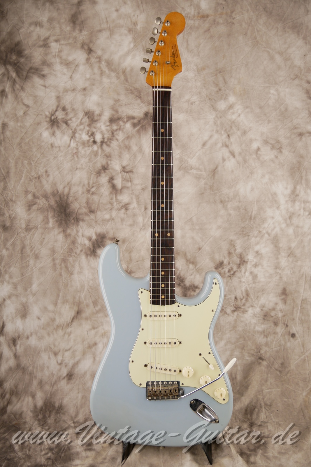 Fender-Stratocaster-1961-daphne-blue-001.JPG