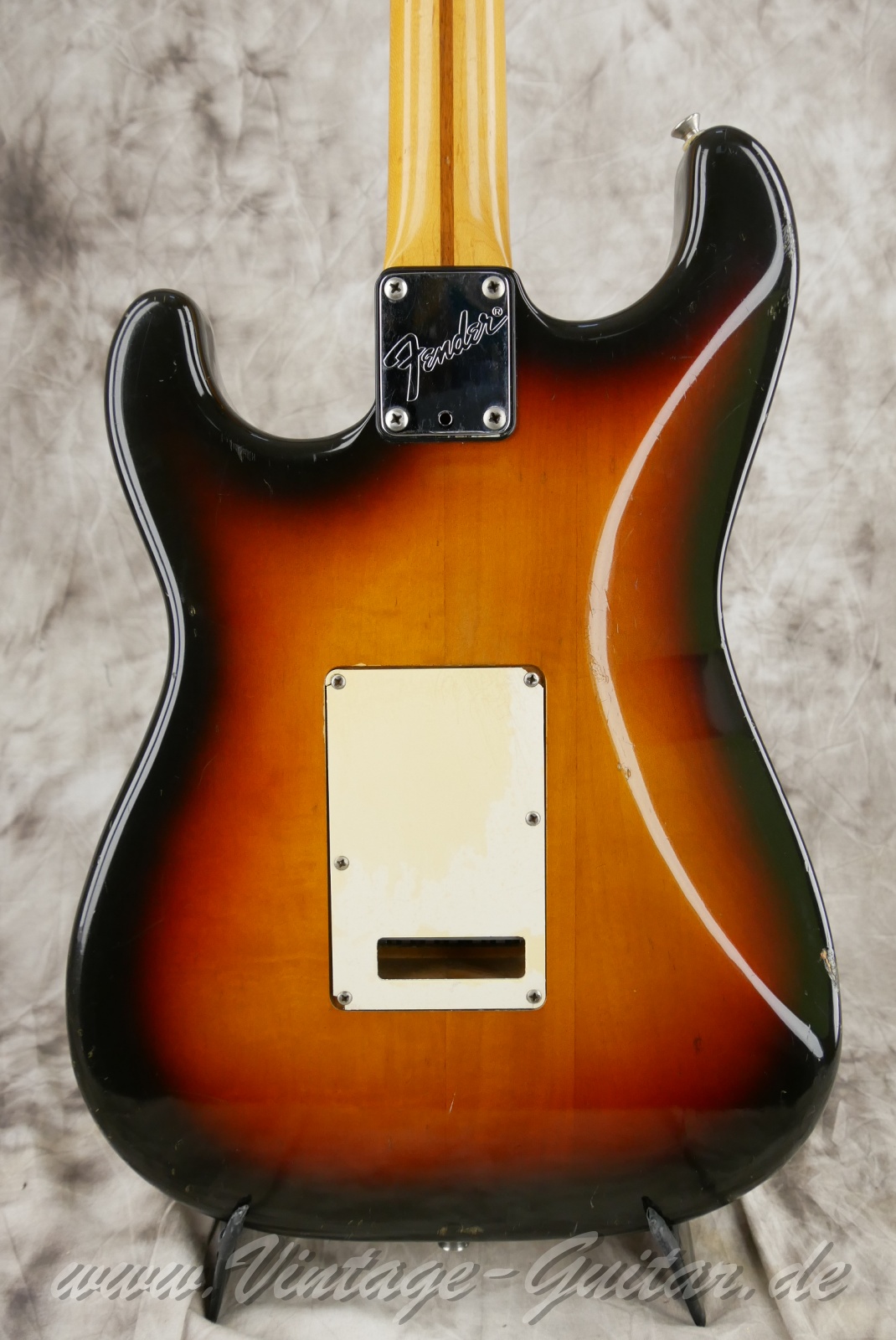 img/vintage/6296/fender_contemporary_strat_mij_sundburst_japan_1987-08.jpg