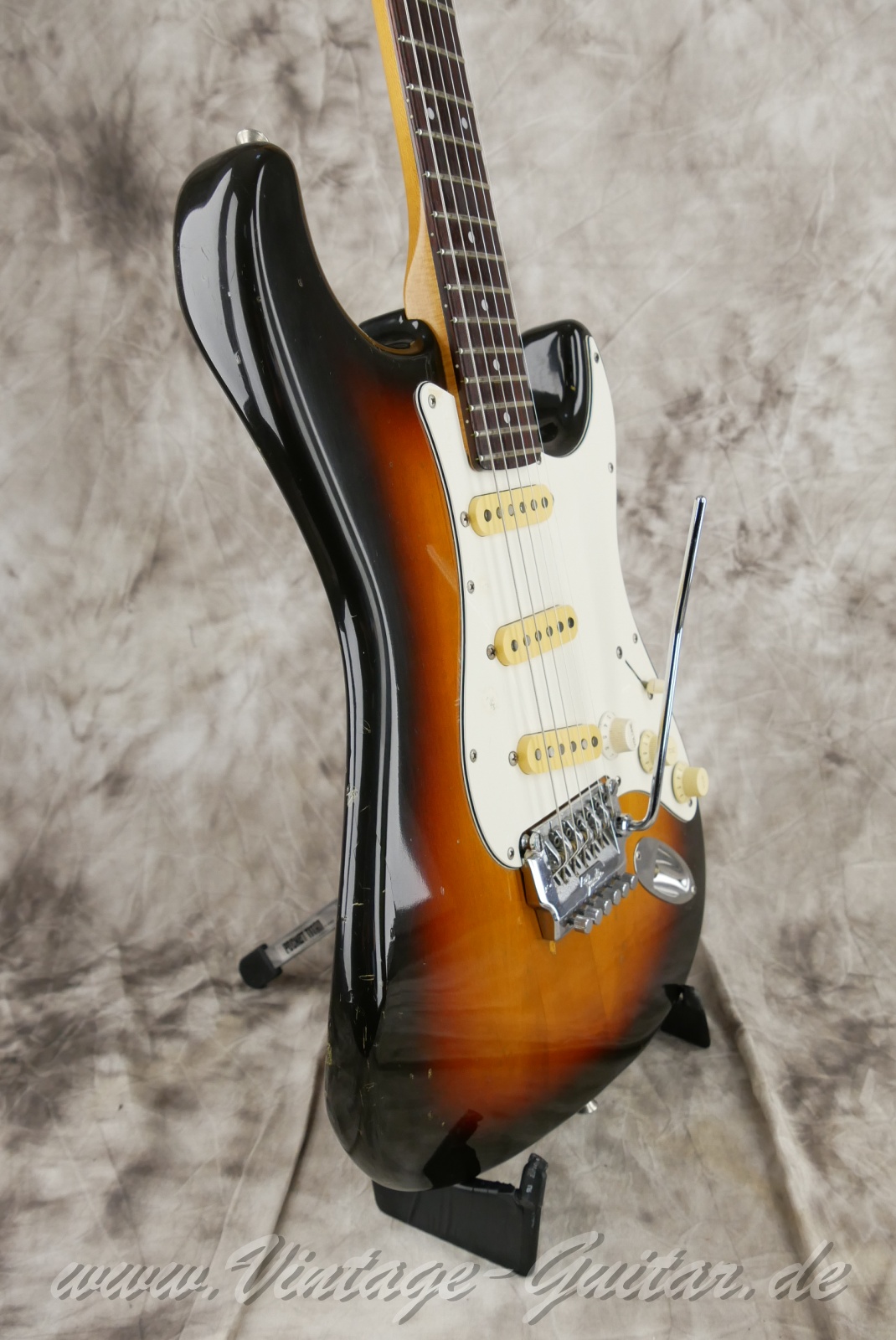img/vintage/6296/fender_contemporary_strat_mij_sundburst_japan_1987-09.jpg