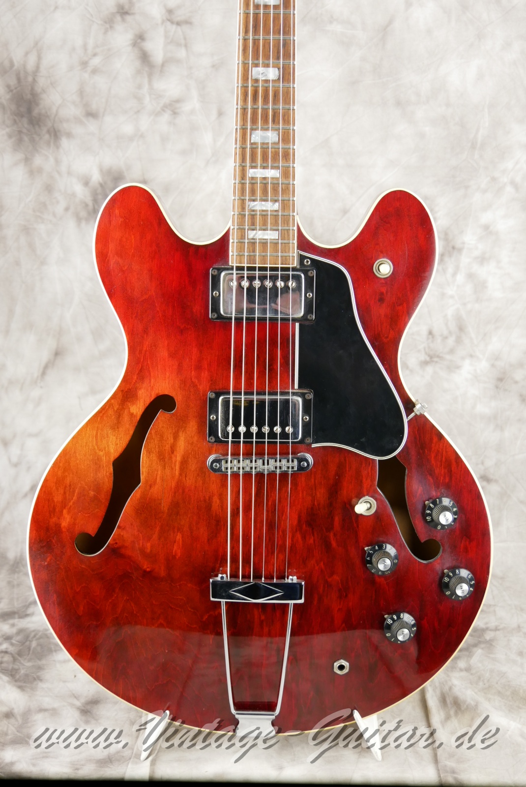 img/vintage/6310/Gibson_ES_335_TD_wine_red_USA_1976-007.JPG