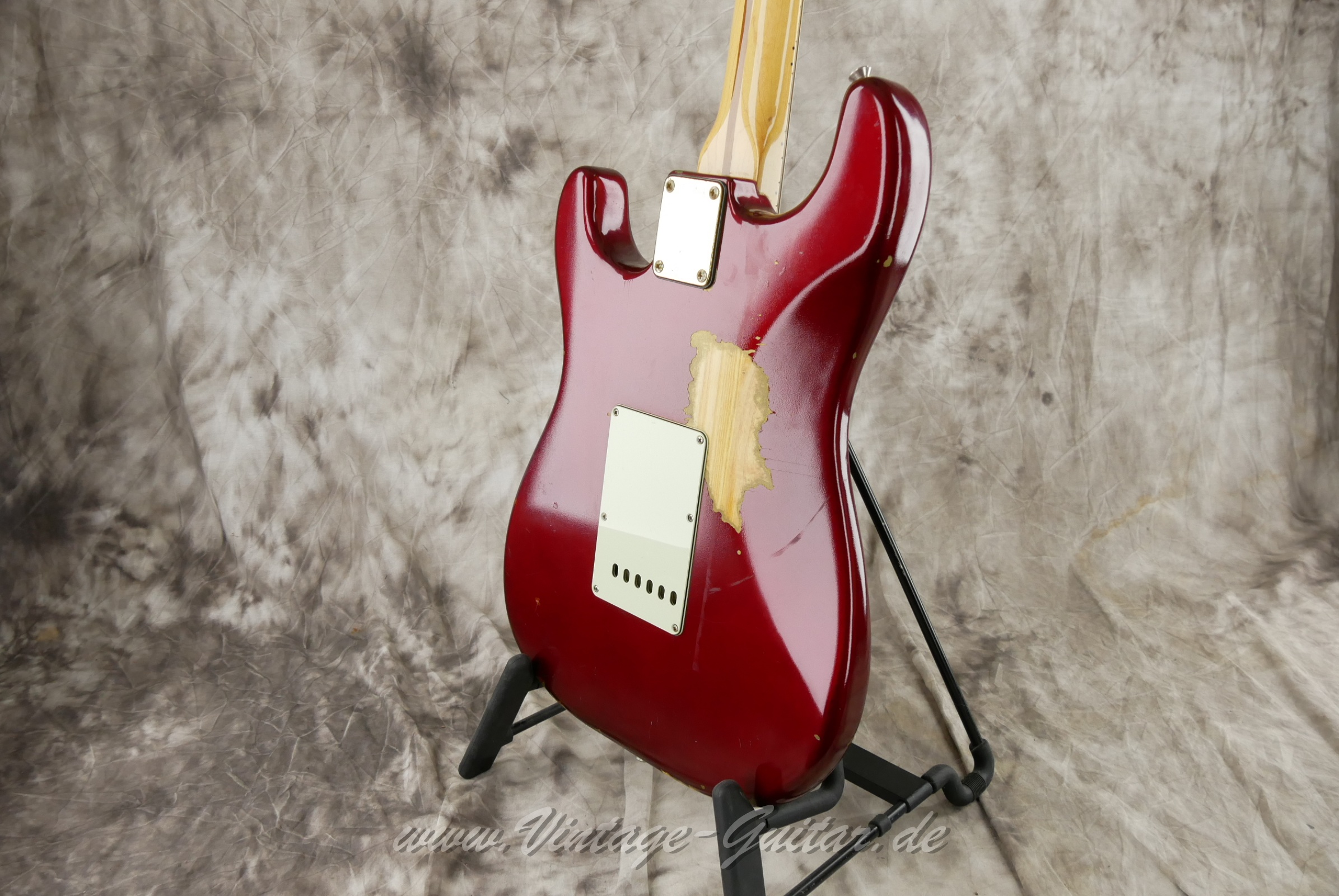 img/vintage/6318/Fender_The_Strat_1981_candy_apple_red_011.JPG