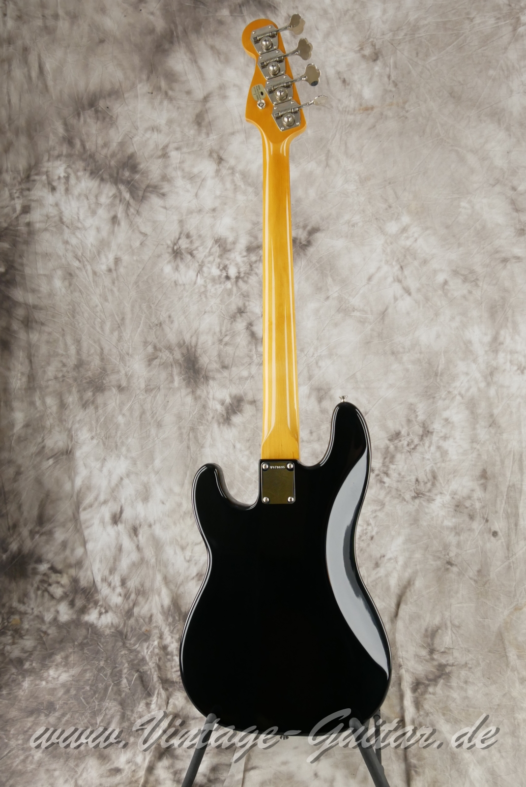 img/vintage/6319/Fender_Precision_Bass_American_Vintage_Black_1994-02.JPG