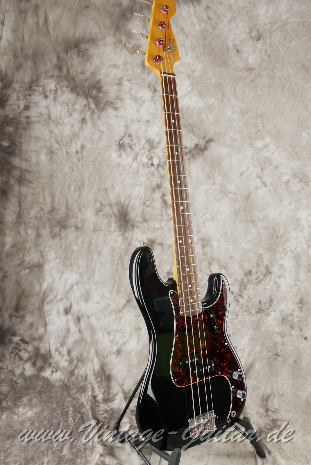 img/vintage/6319/Fender_Precision_Bass_American_Vintage_Black_1994-07.JPG