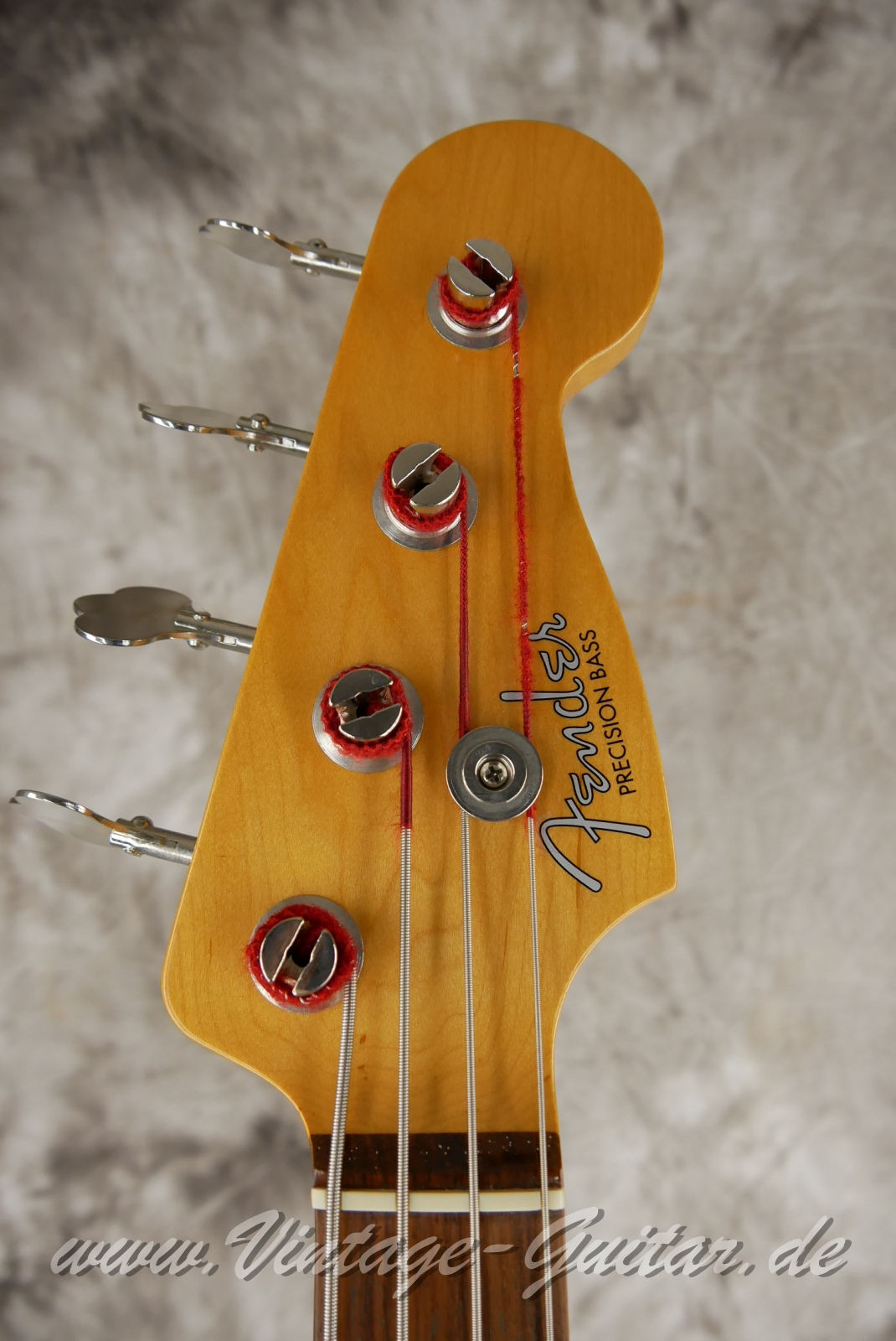 img/vintage/6319/Fender_Precision_Bass_American_Vintage_Black_1994-09.JPG