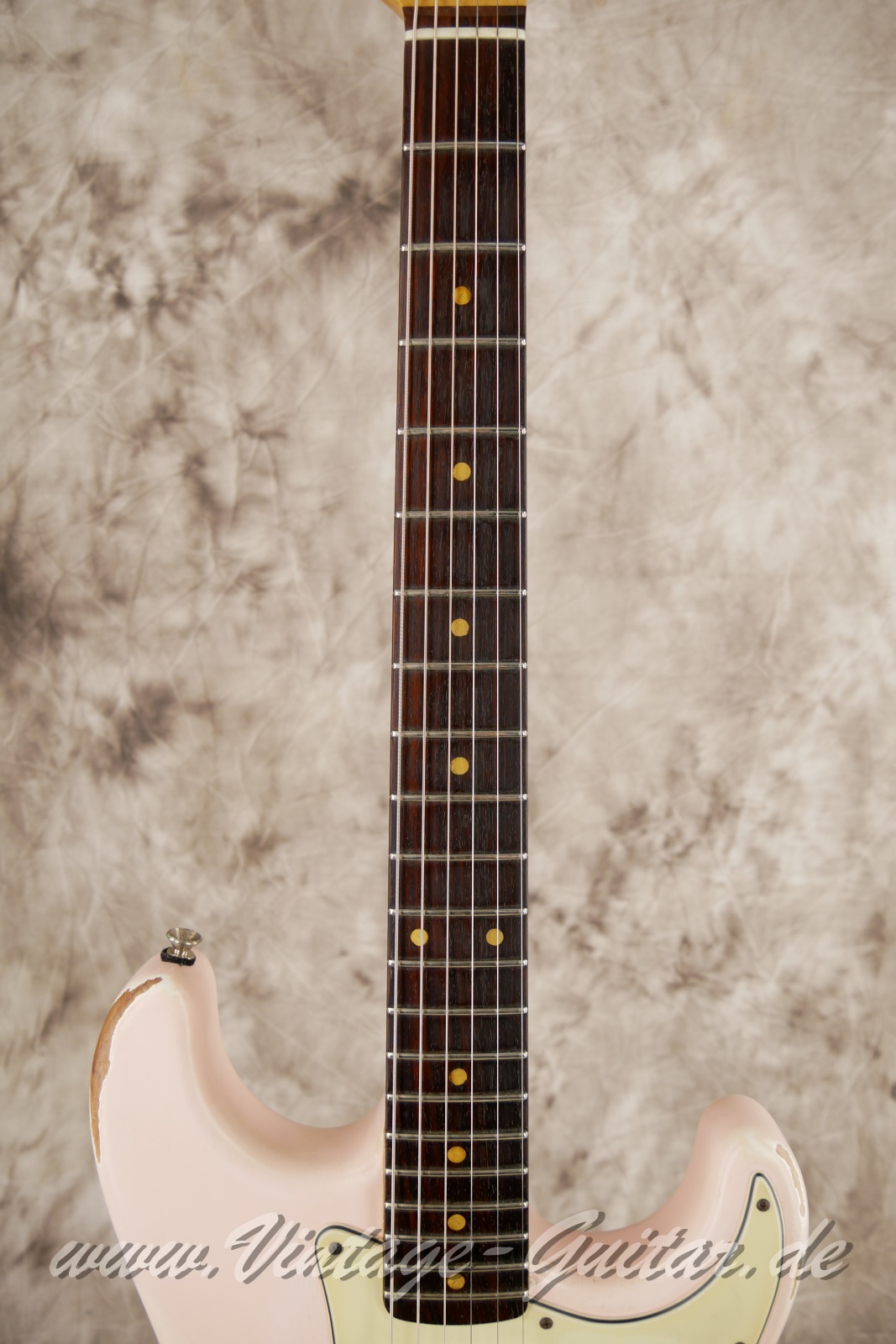 img/vintage/6322/bassart_relicmaster_stratocaster_2009_pink_germany-05.JPG