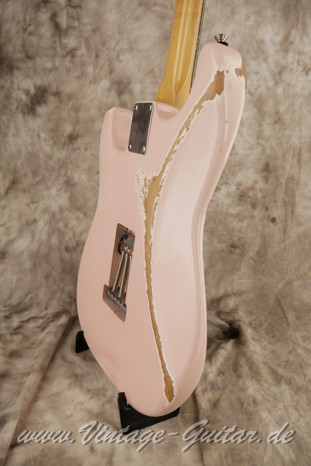img/vintage/6322/bassart_relicmaster_stratocaster_2009_pink_germany-12.JPG