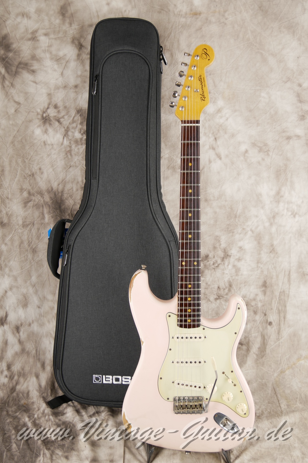 img/vintage/6322/bassart_relicmaster_stratocaster_2009_pink_germany-19.JPG