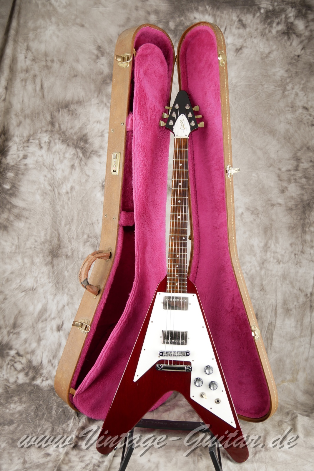 img/vintage/6337/Gibson_67_Flying_V_wine_red_1991-13.JPG