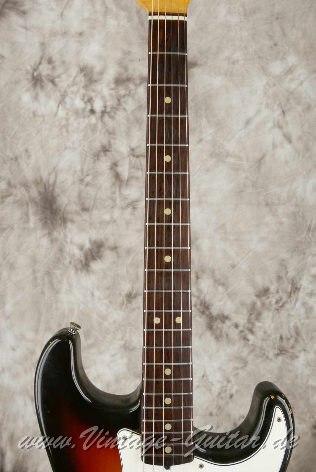 img/vintage/6338/Fender_Stratocaster_sunburst_second_owner_1968_1969-05.JPG