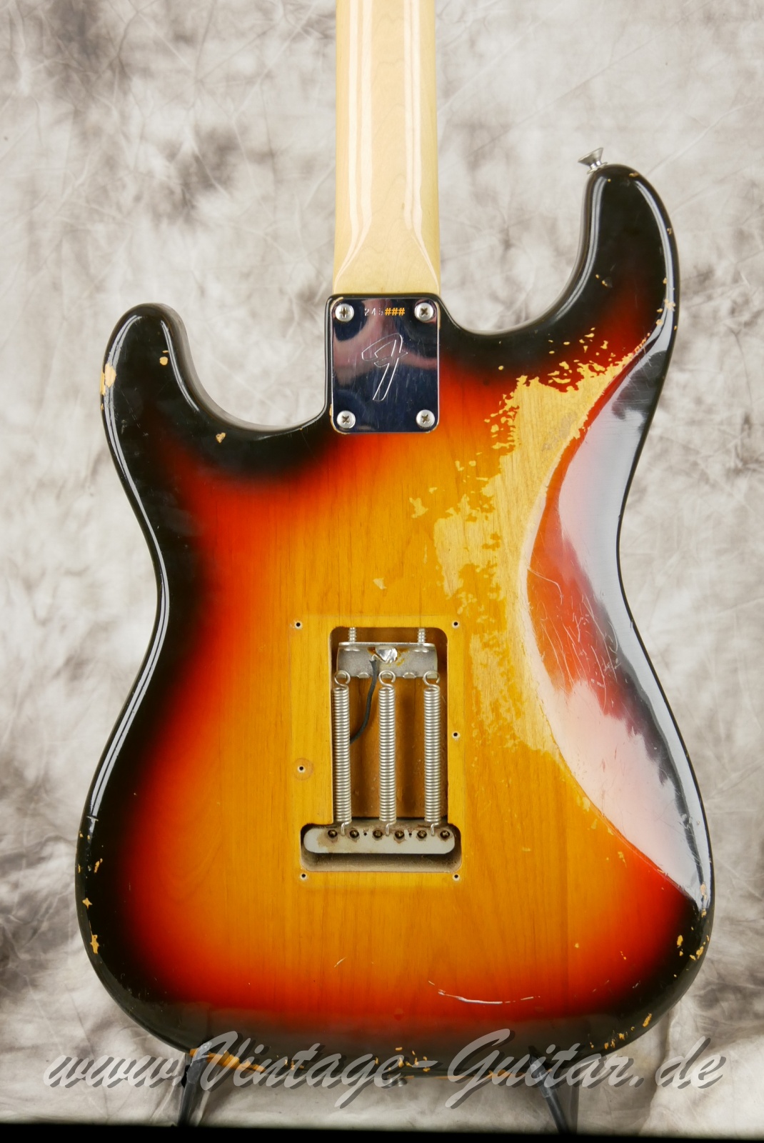 img/vintage/6338/Fender_Stratocaster_sunburst_second_owner_1968_1969-08.JPG