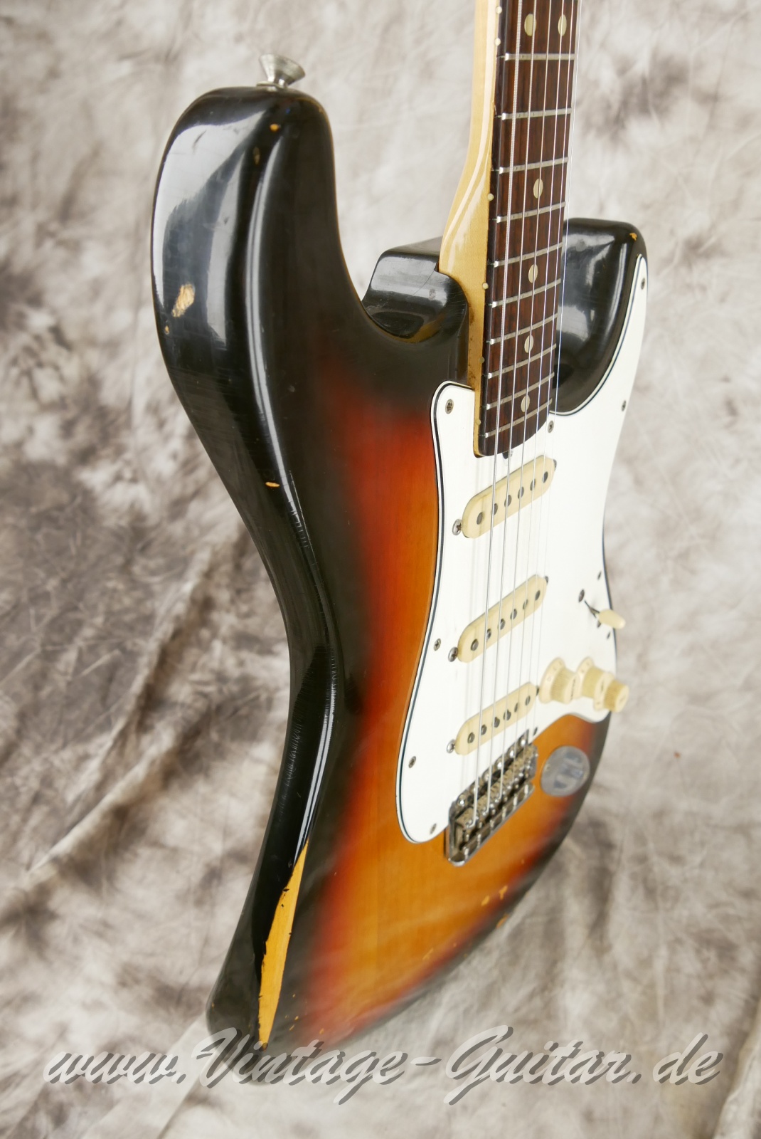 img/vintage/6338/Fender_Stratocaster_sunburst_second_owner_1968_1969-09.JPG