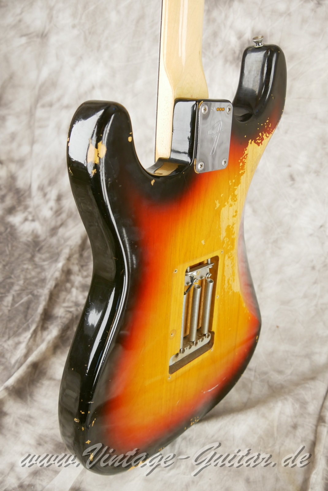 img/vintage/6338/Fender_Stratocaster_sunburst_second_owner_1968_1969-11.JPG