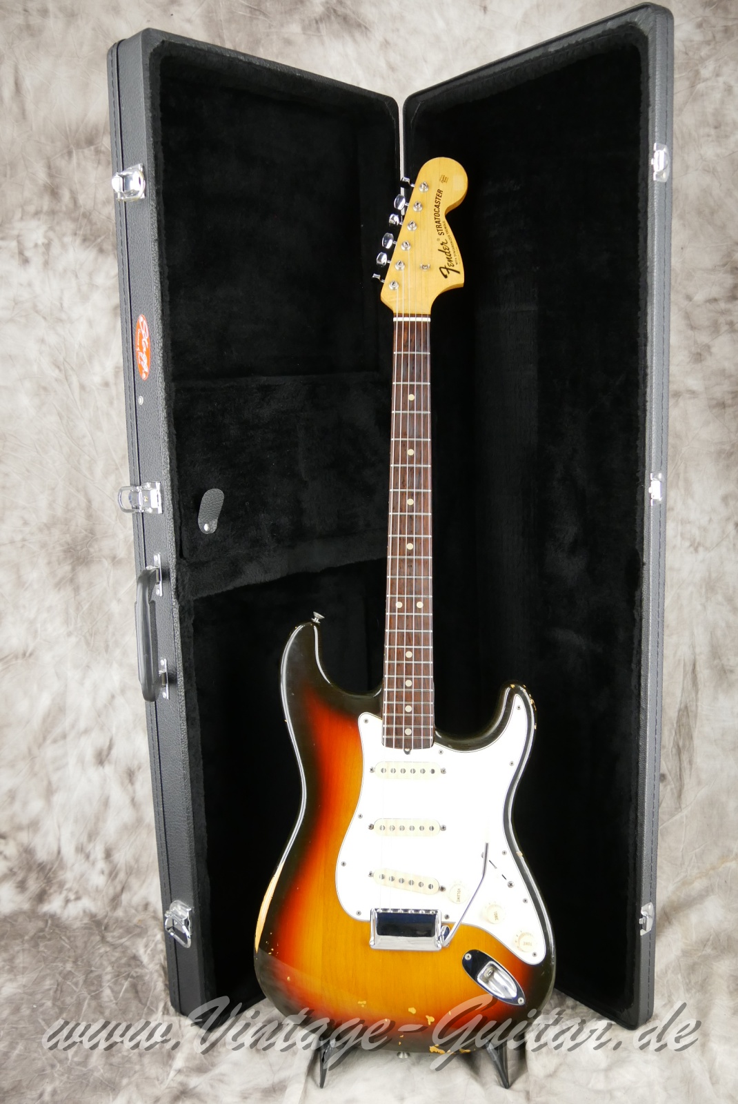 img/vintage/6338/Fender_Stratocaster_sunburst_second_owner_1968_1969-28.JPG