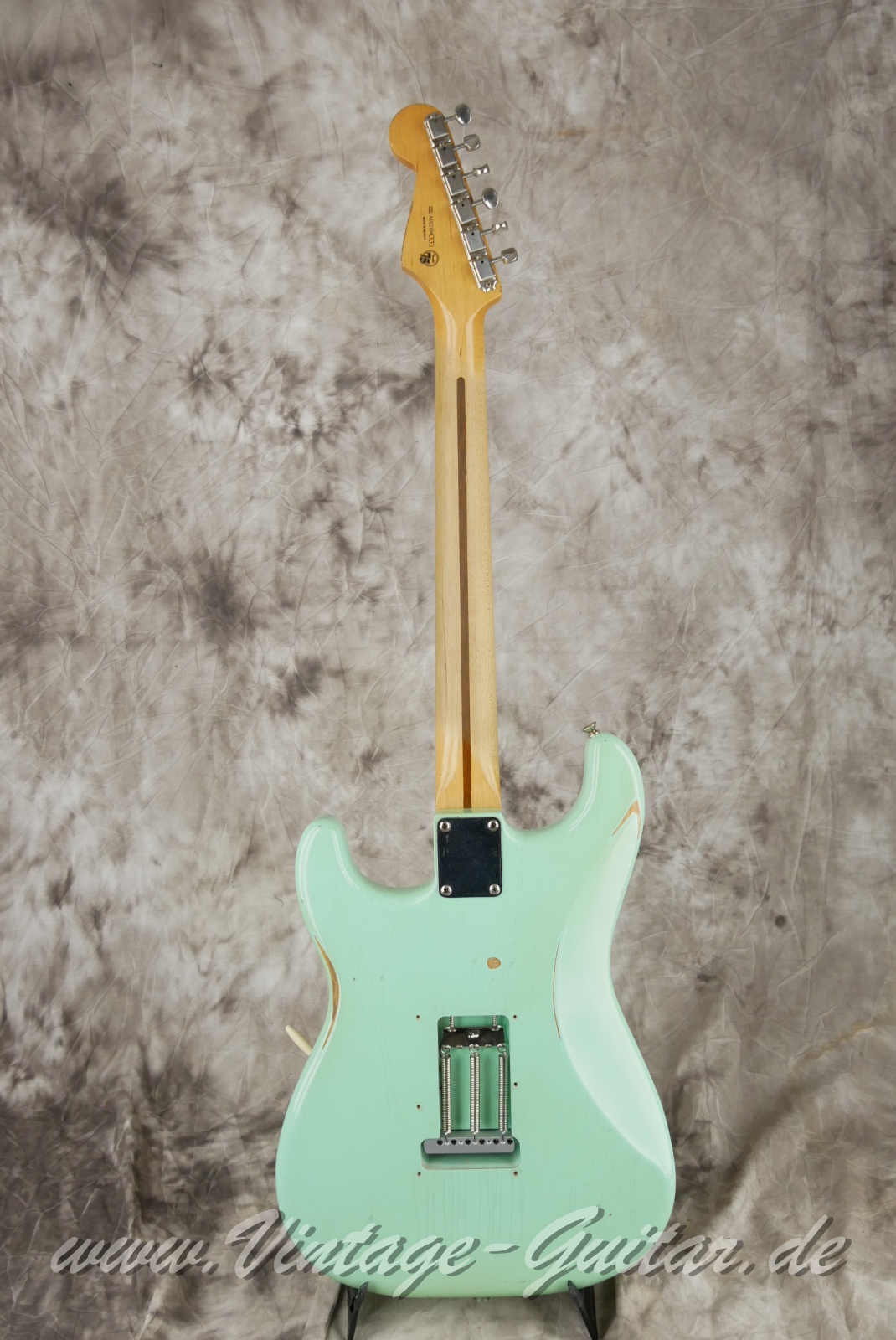 img/vintage/6339/Fender_Stratocaster_Vintera_Road_worn_limited_edition_seafoam_green_2021-02.JPG