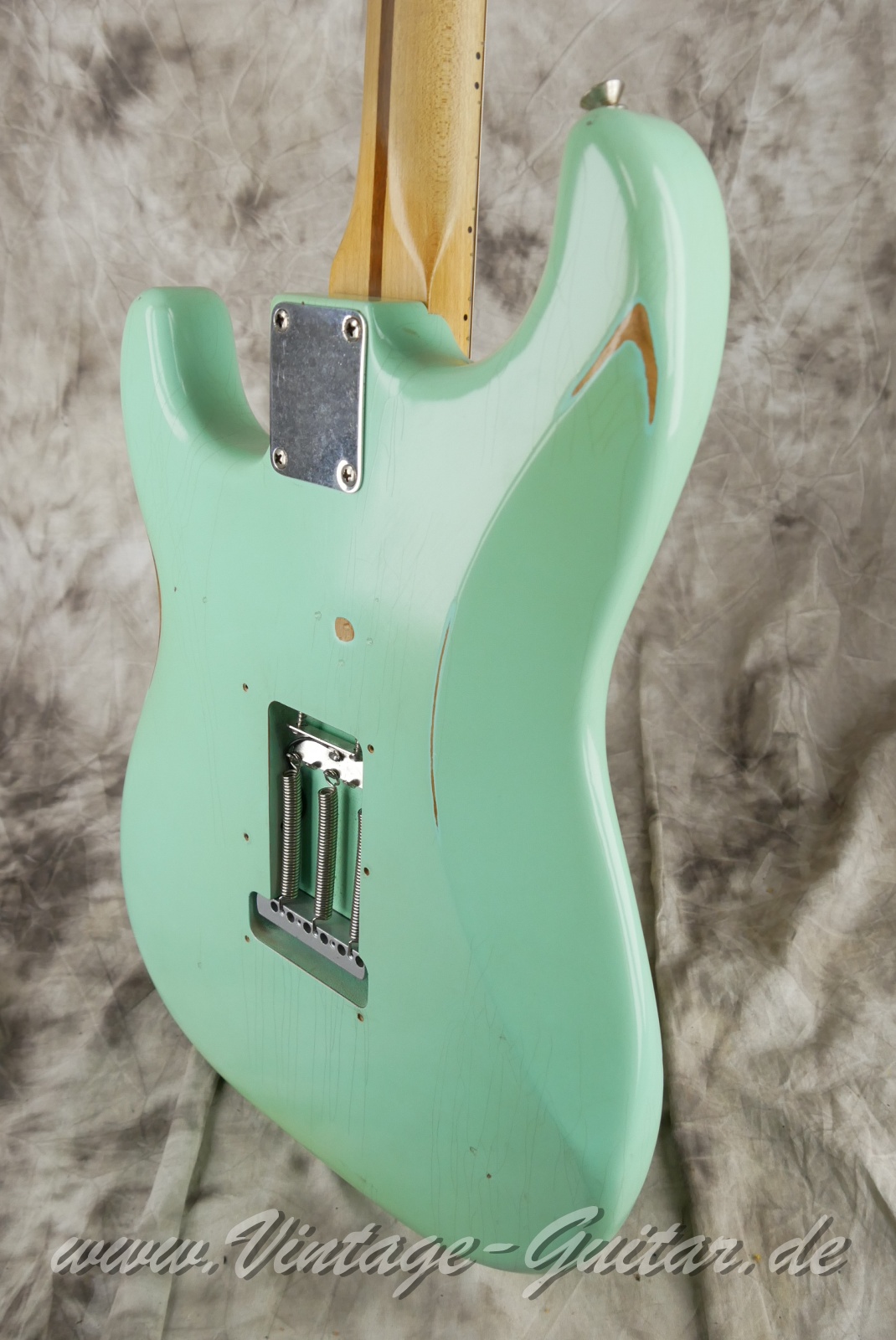img/vintage/6339/Fender_Stratocaster_Vintera_Road_worn_limited_edition_seafoam_green_2021-12.JPG