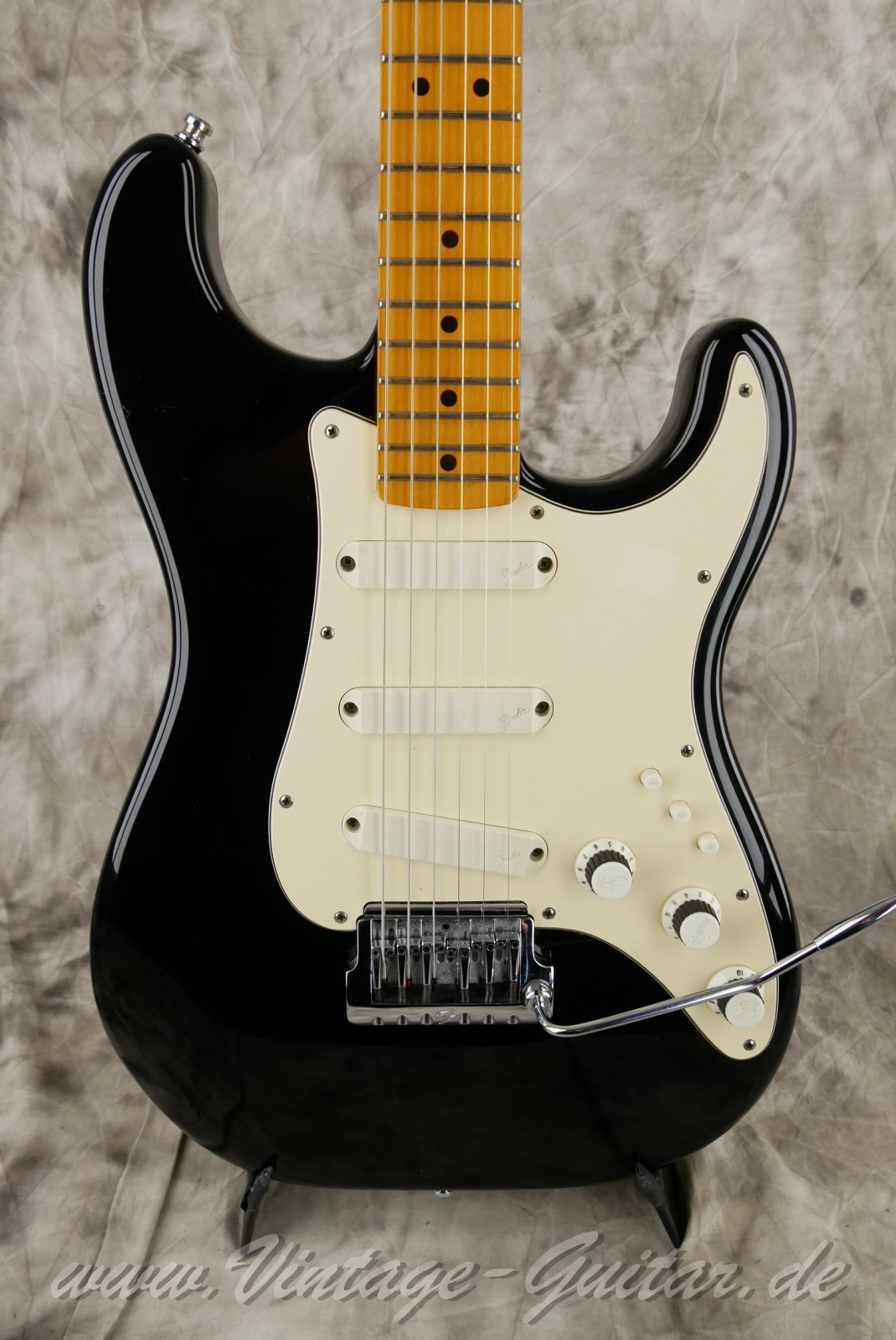 img/vintage/6346/fender_stratocaster_elite_1983_black_usa-07.jpg