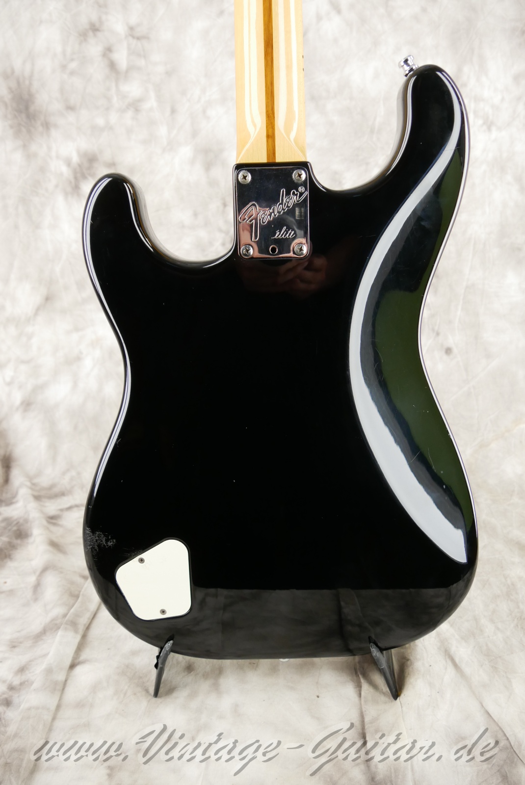 img/vintage/6346/fender_stratocaster_elite_1983_black_usa-08.jpg