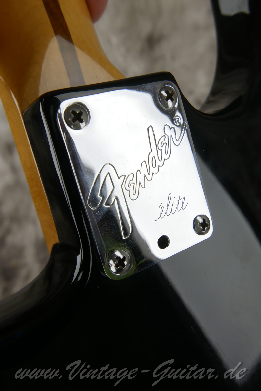 img/vintage/6346/fender_stratocaster_elite_1983_black_usa-14.jpg