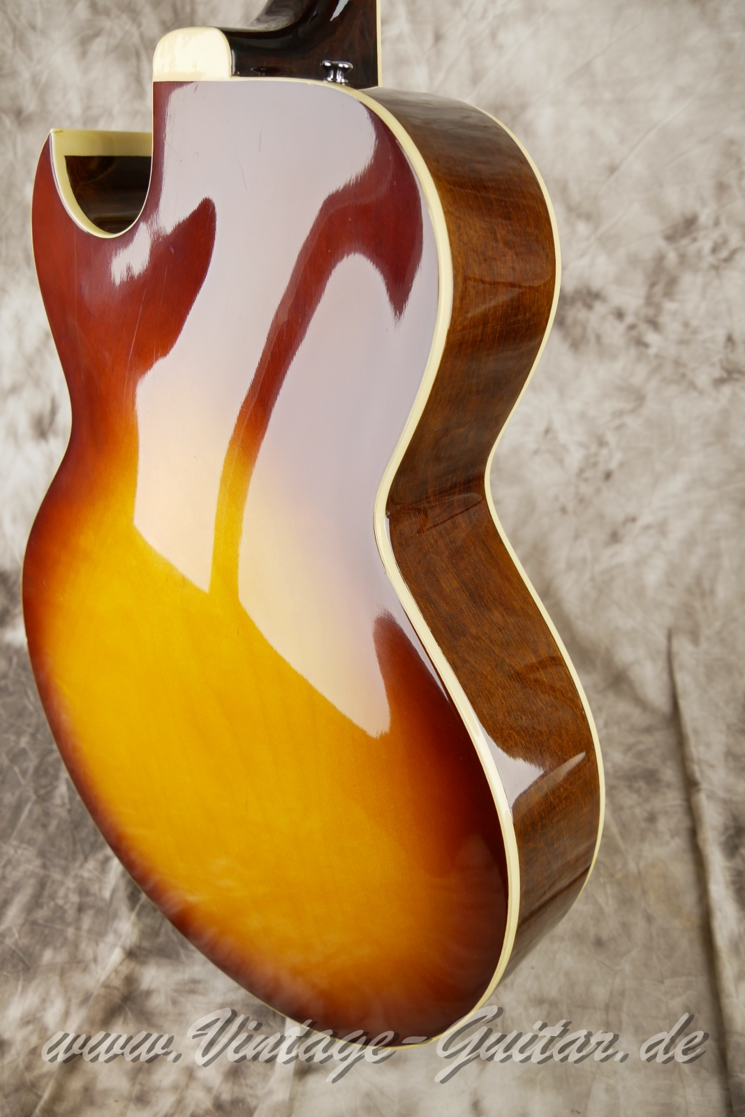img/vintage/6354/Ibanez_2355_open_book_headstock_sunburst_1975-12.JPG