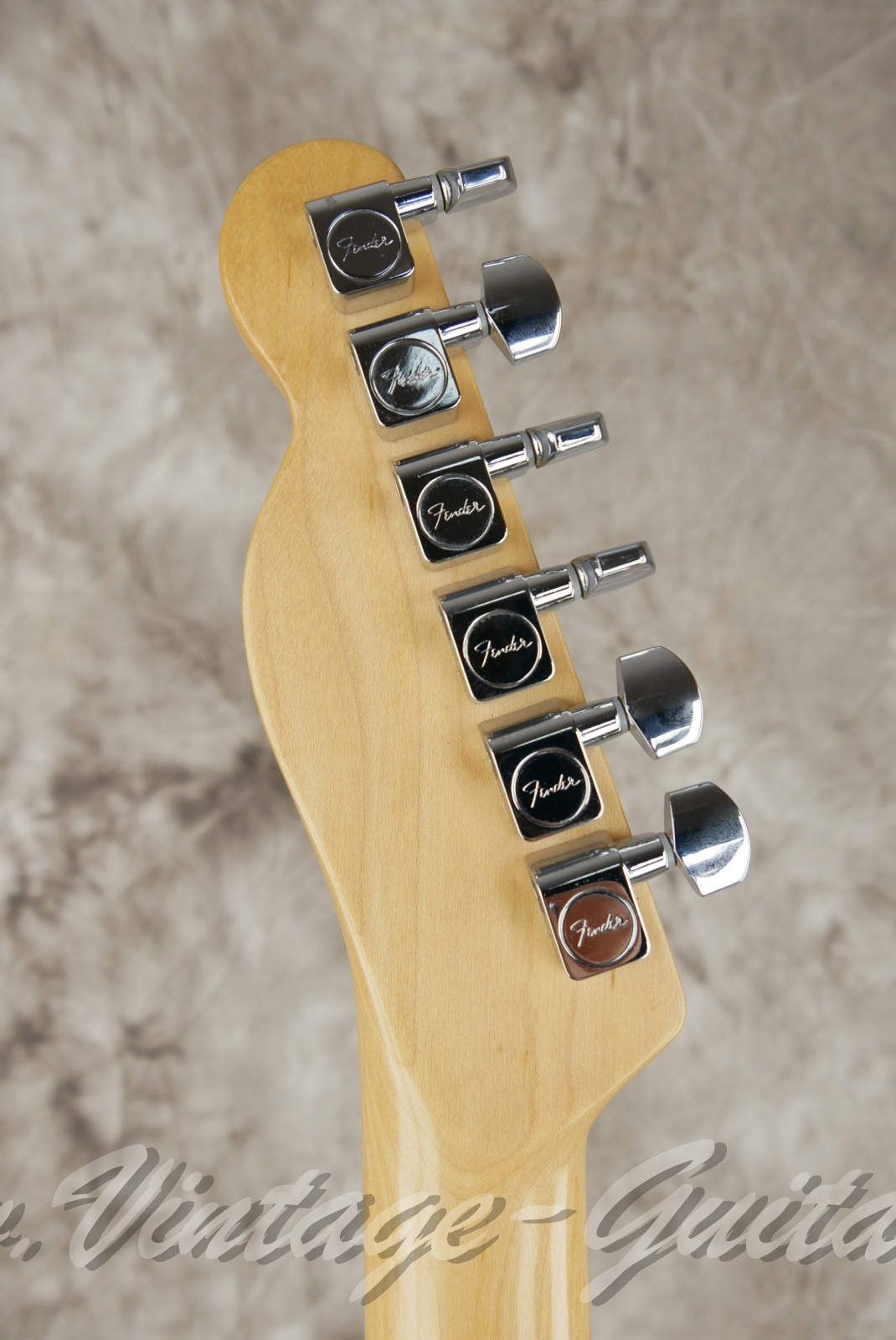 img/vintage/6357/fender_telecaster_mim_sunburst_mexico_2004-04.jpg