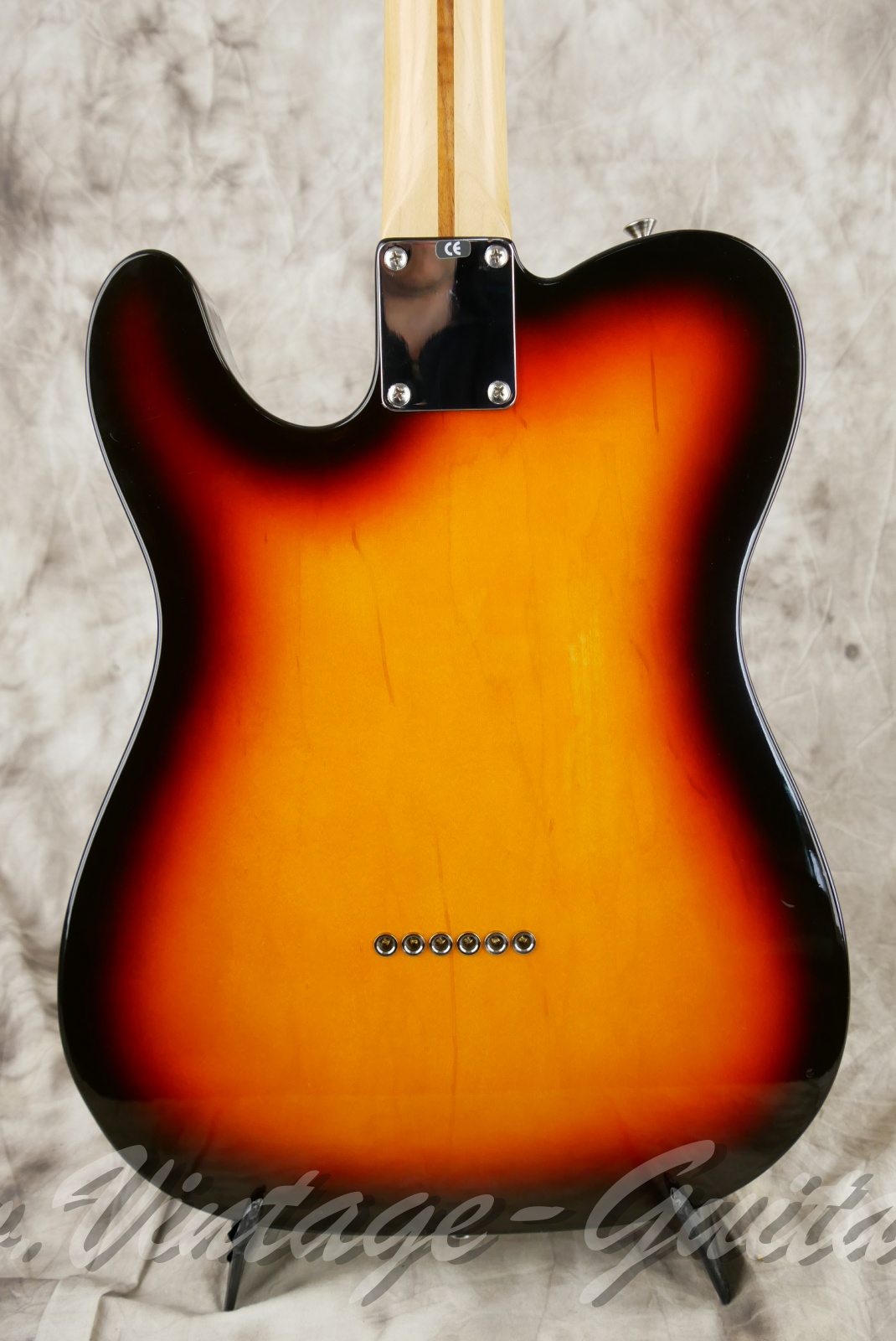 img/vintage/6357/fender_telecaster_mim_sunburst_mexico_2004-08.jpg