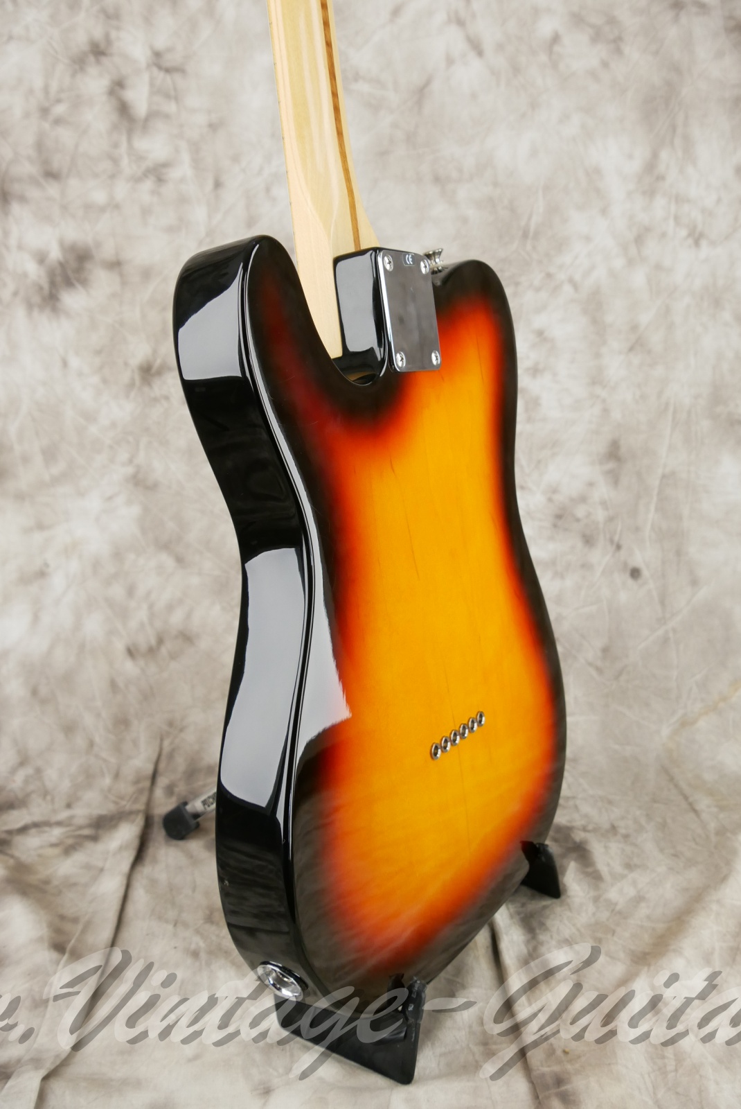 img/vintage/6357/fender_telecaster_mim_sunburst_mexico_2004-11.jpg
