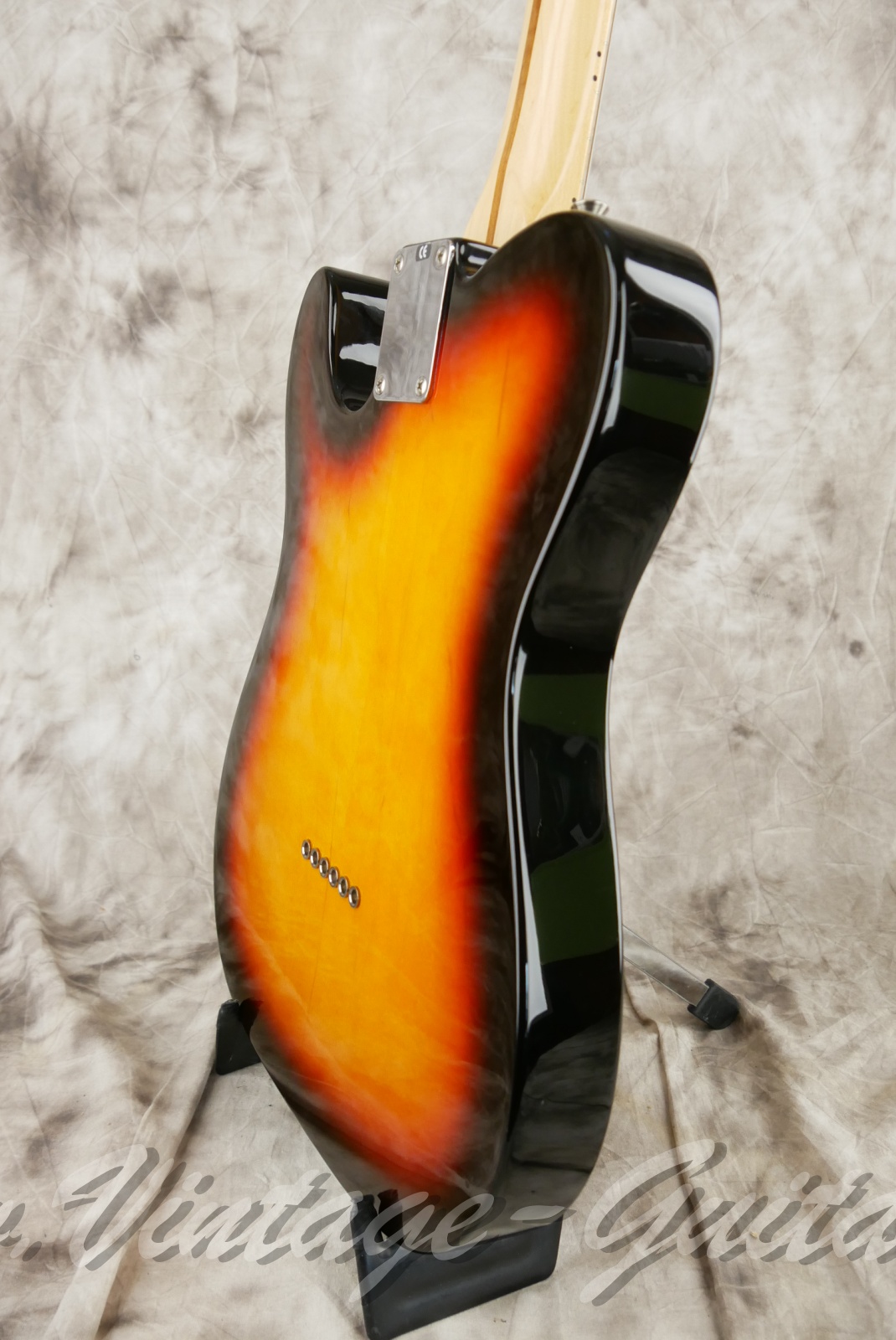 img/vintage/6357/fender_telecaster_mim_sunburst_mexico_2004-12.jpg