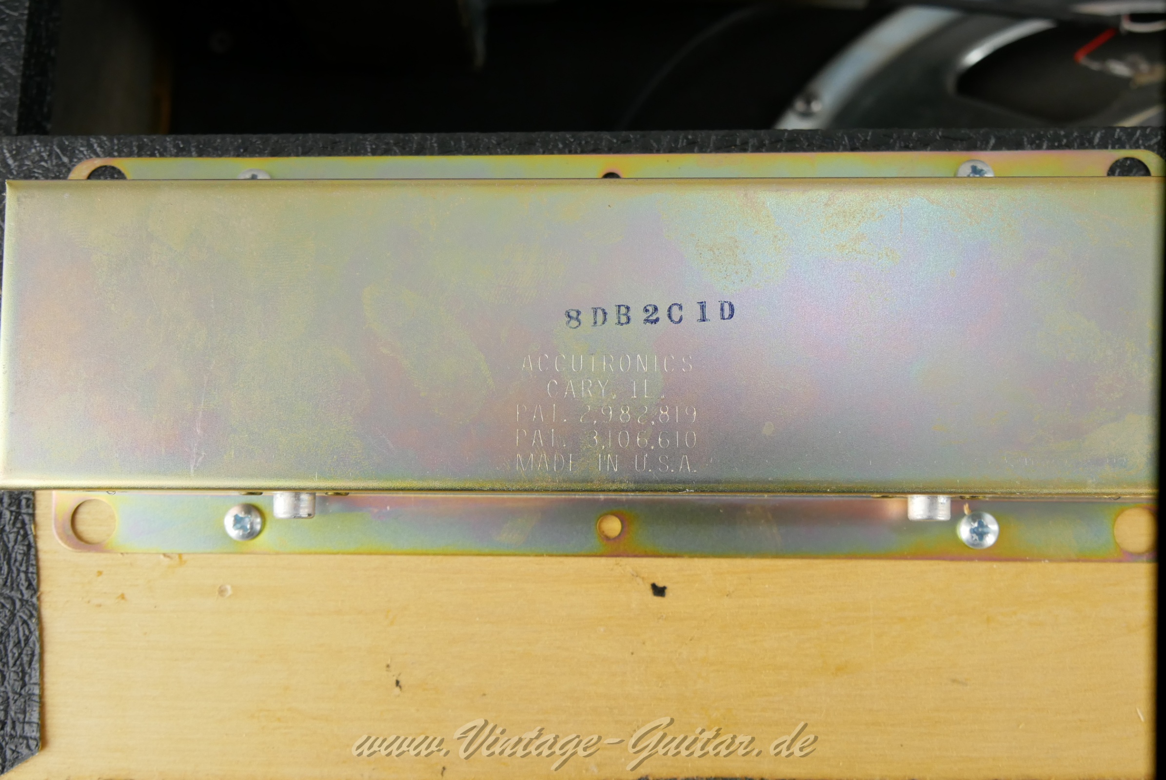 img/vintage/6364/marshall_jcm800_1988_combo_50w_lead_uk-09.jpg