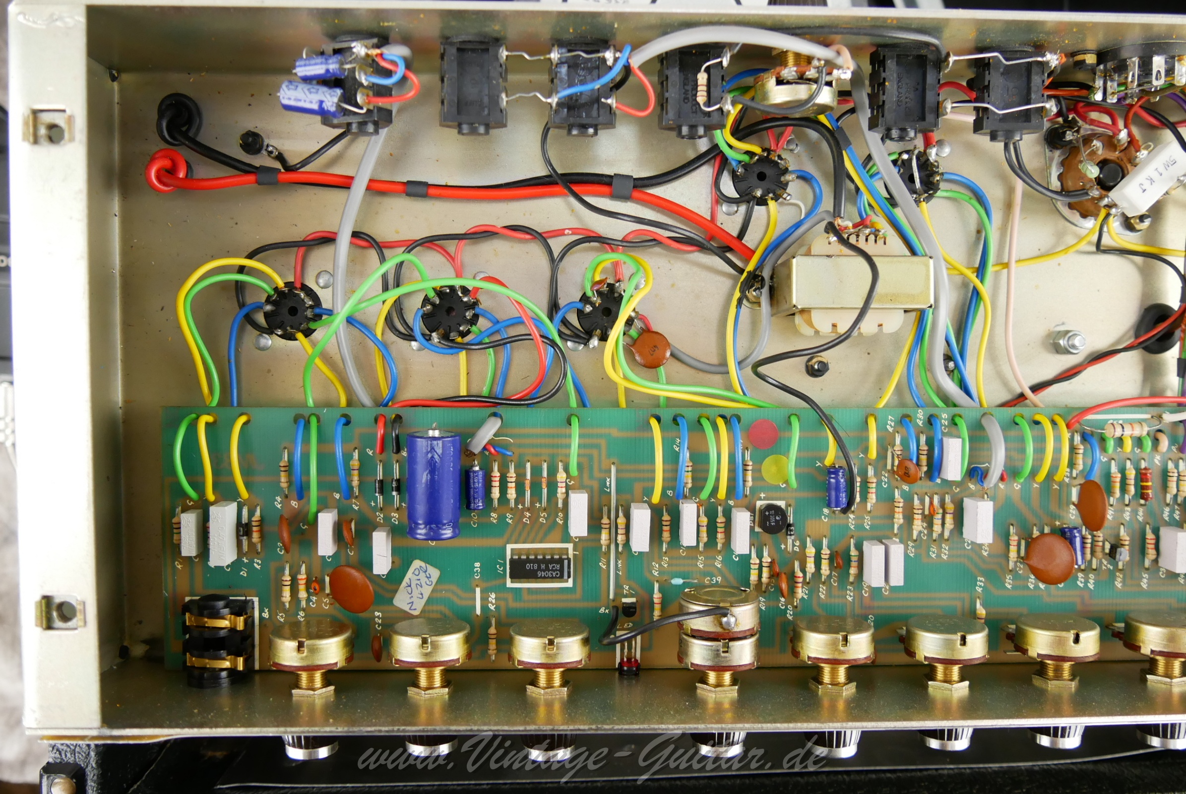 img/vintage/6364/marshall_jcm800_1988_combo_50w_lead_uk-11.jpg