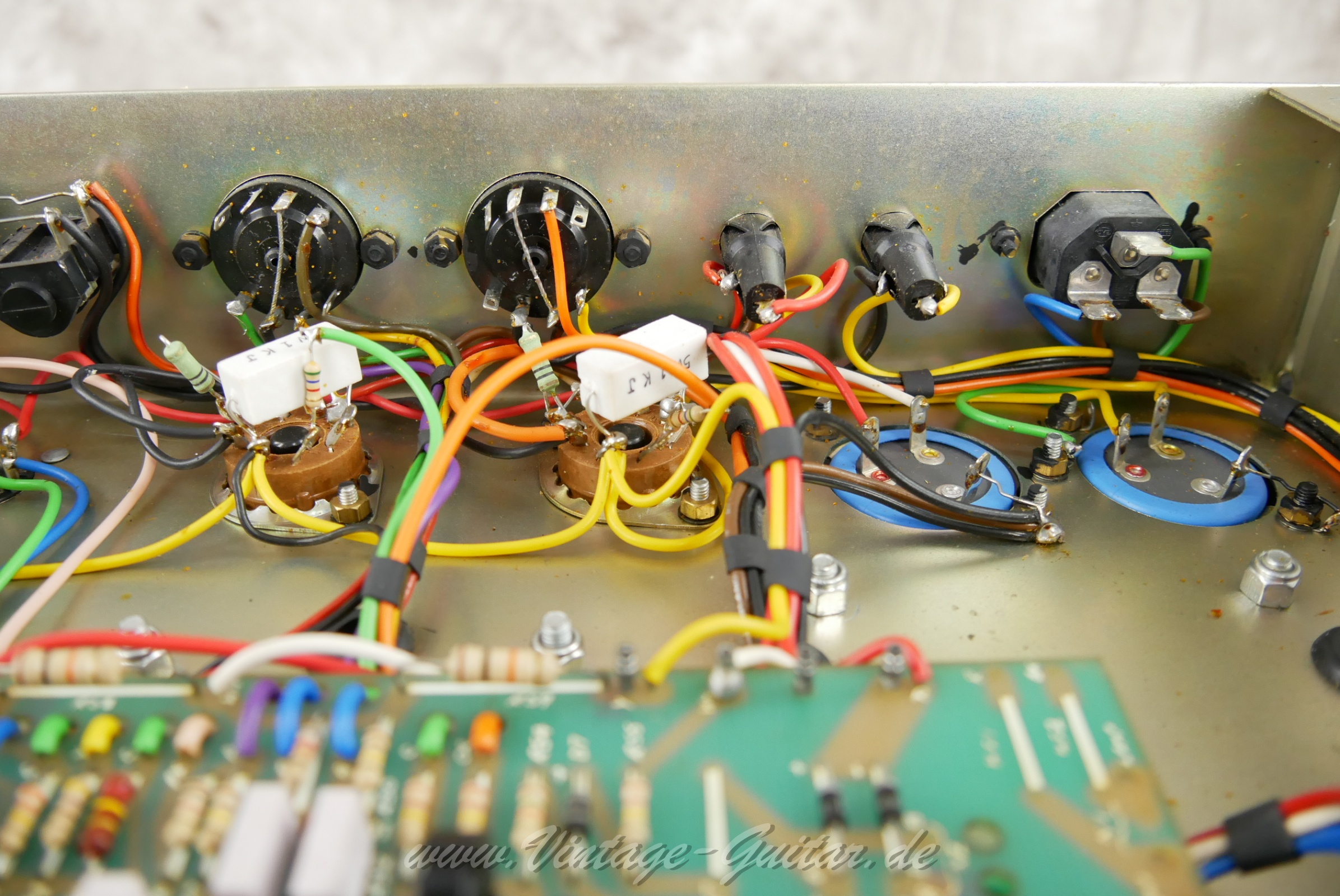 img/vintage/6364/marshall_jcm800_1988_combo_50w_lead_uk-14.jpg