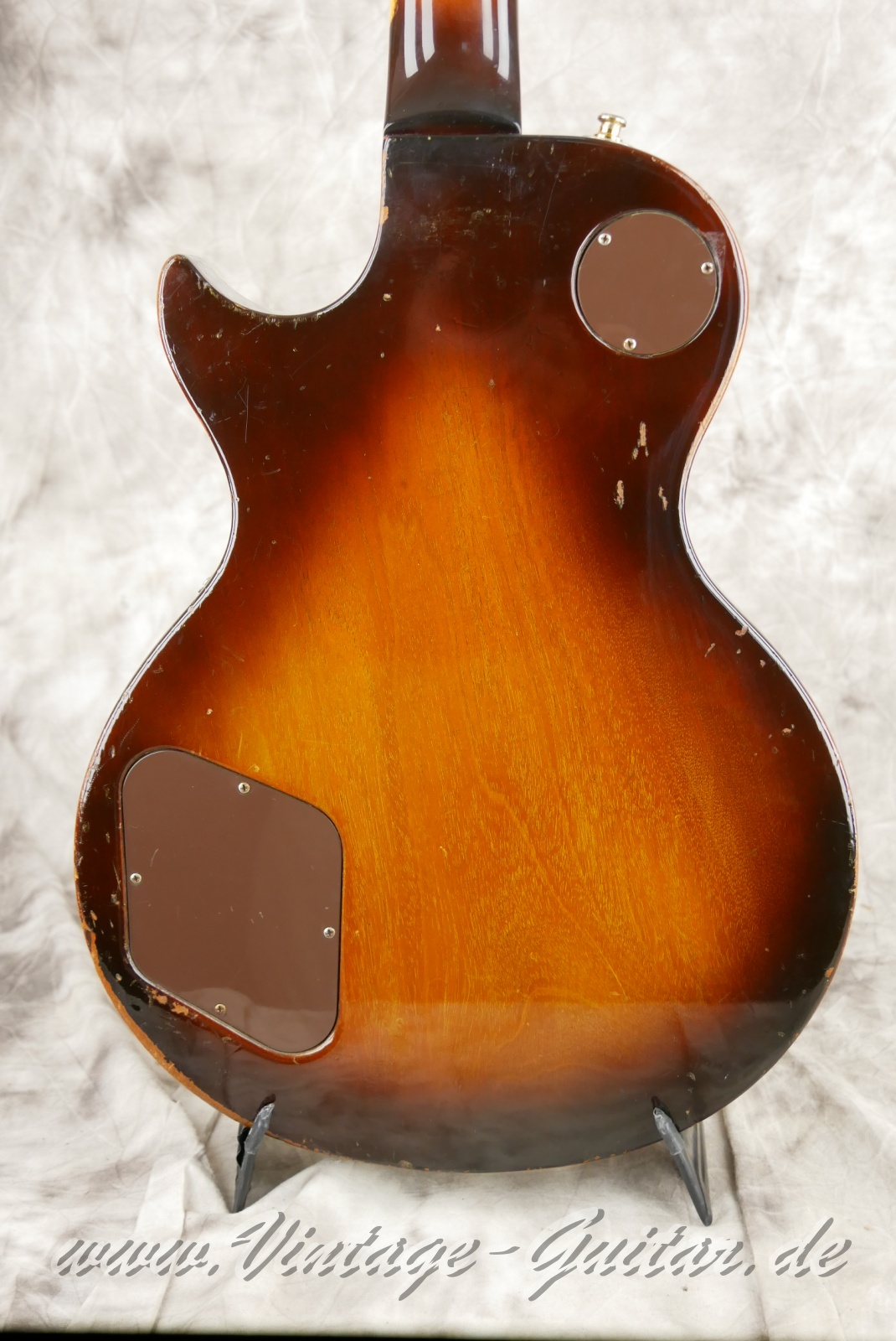 img/vintage/6374/Gibson_Les_Paul_Pro_Deluxe_sunburst_1979-008.JPG