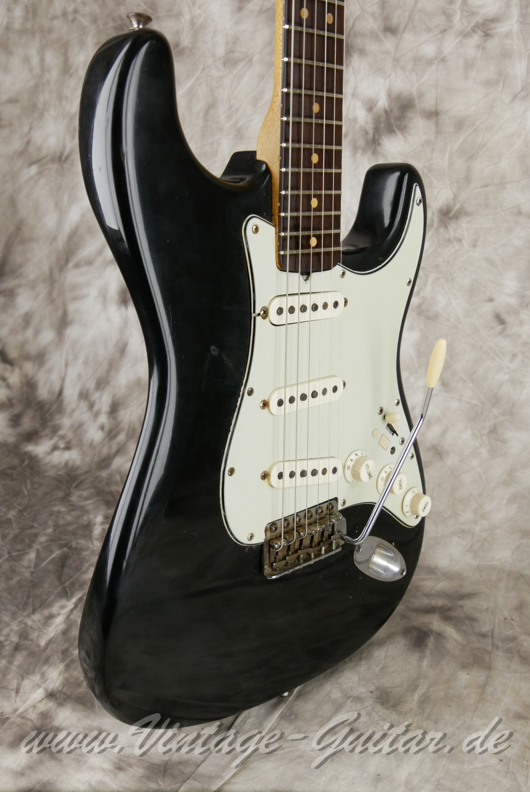 Fender-Stratocaster-1964-black-009.JPG