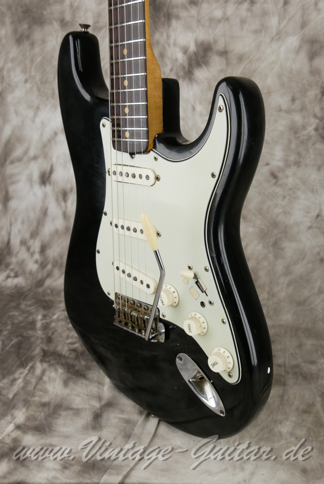 Fender-Stratocaster-1964-black-010.JPG