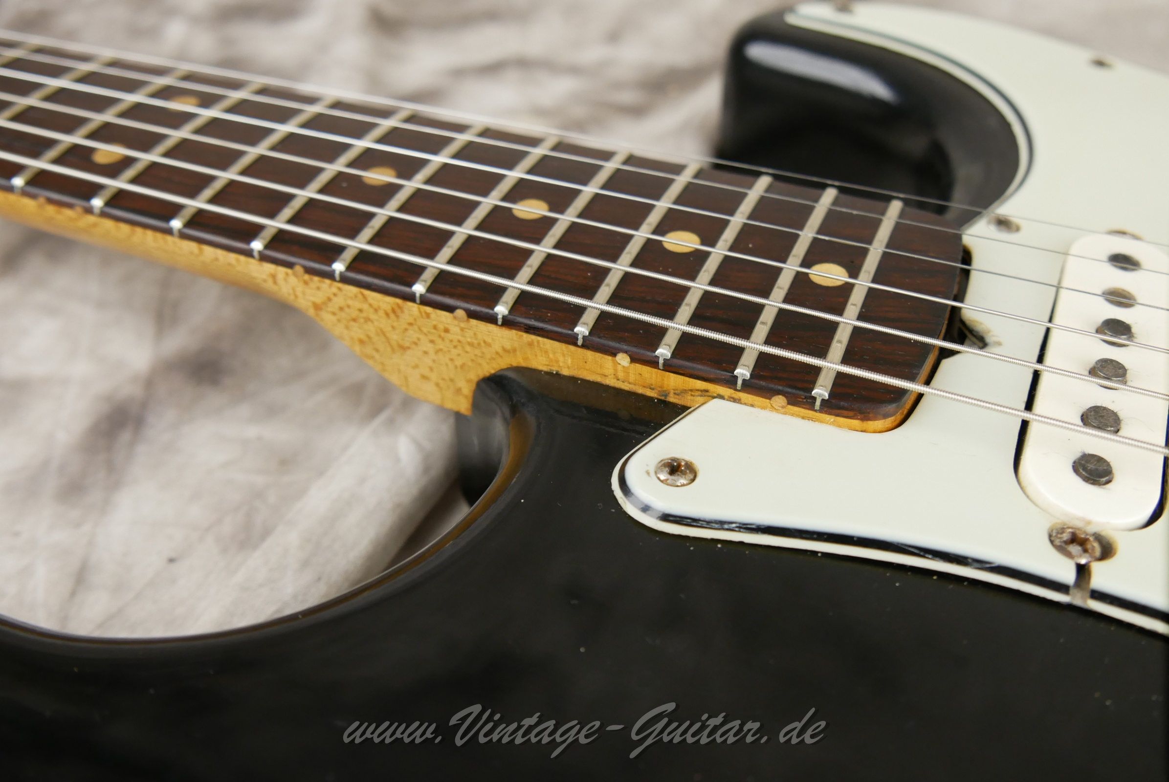 Fender-Stratocaster-1964-black-016.JPG