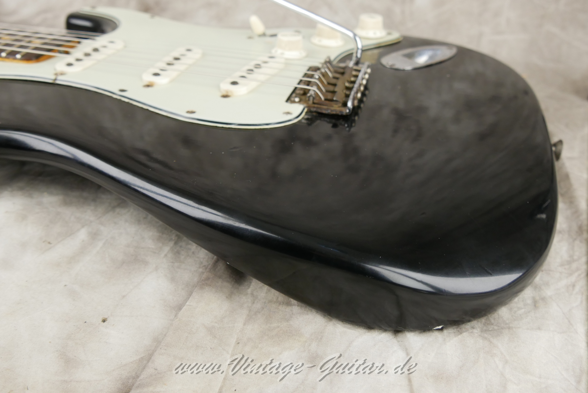 Fender-Stratocaster-1964-black-018.JPG