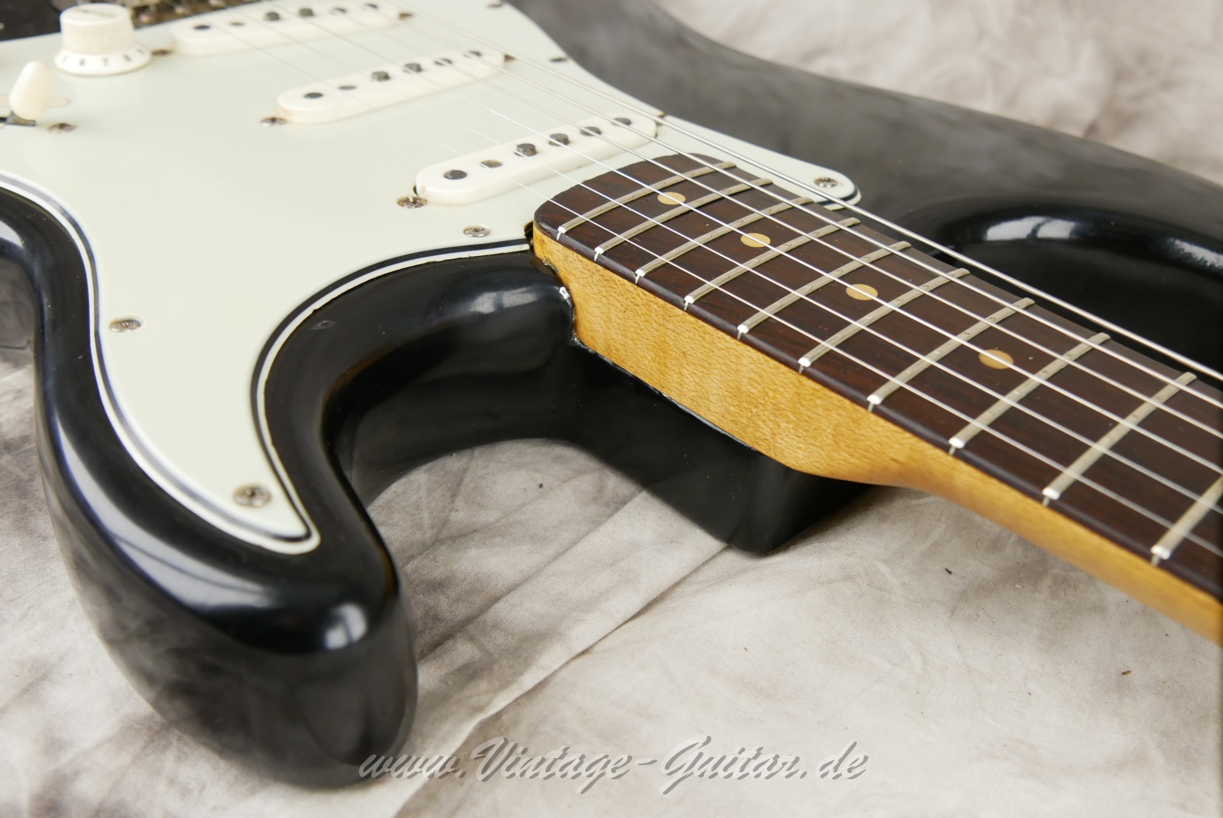 Fender-Stratocaster-1964-black-019.JPG