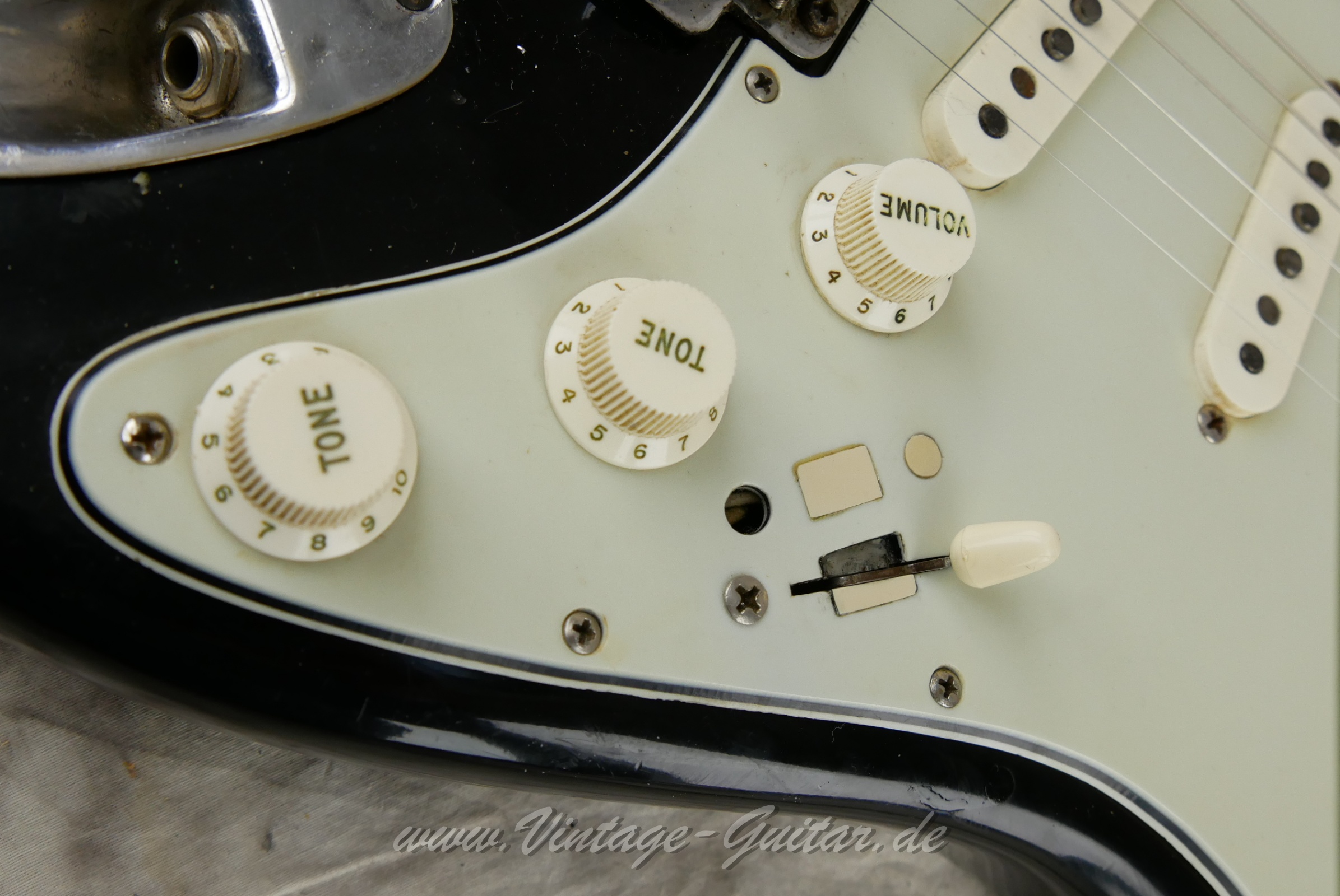 Fender-Stratocaster-1964-black-022.JPG