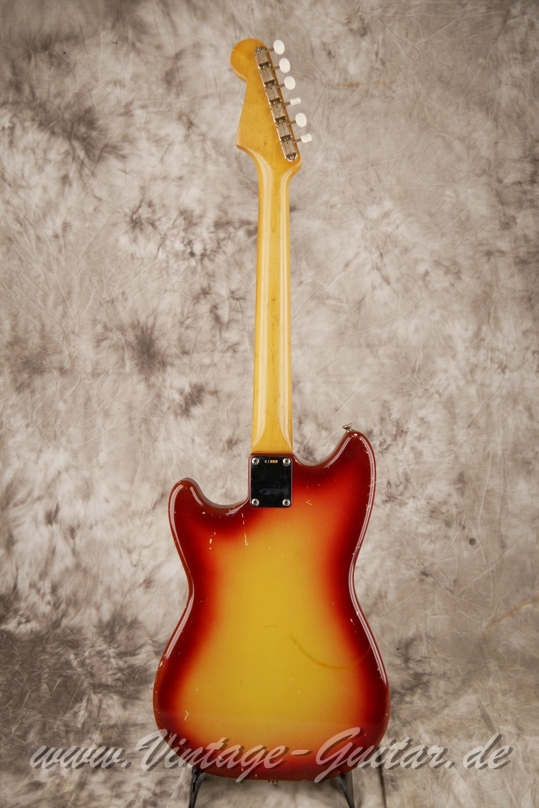Fender_Duo_Sonic_sunburst_USA_1962-002.JPG