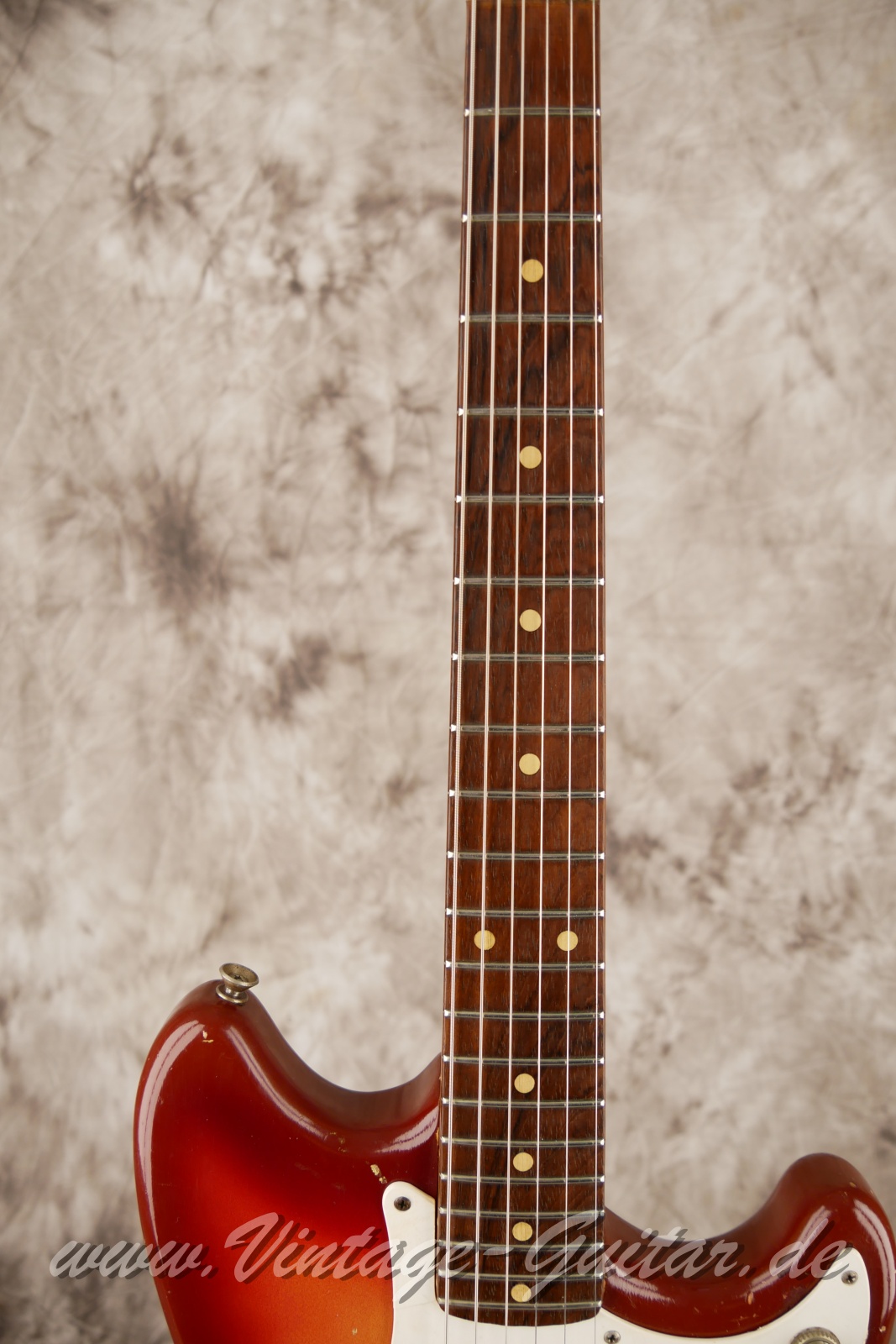 Fender_Duo_Sonic_sunburst_USA_1962-005.JPG